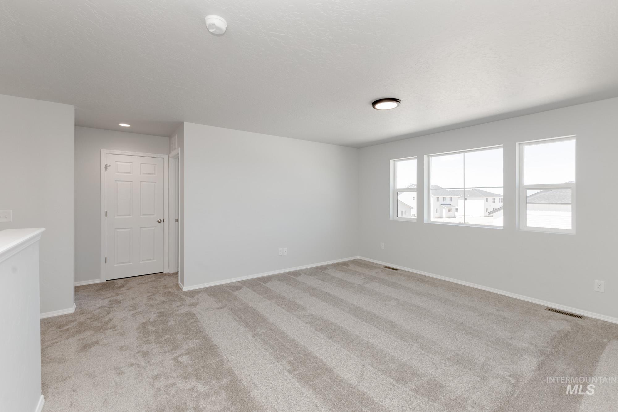 5120 Endicott Dr Property Photo 15