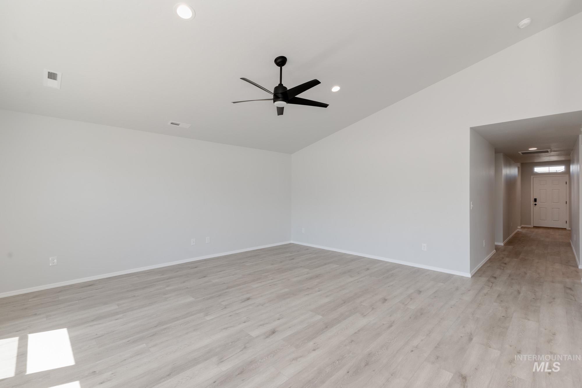 5206 Endicott Dr Property Photo 9
