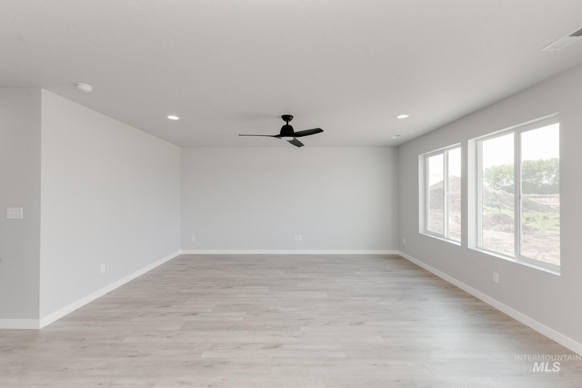 2351 W Opalite Dr Property Photo 10