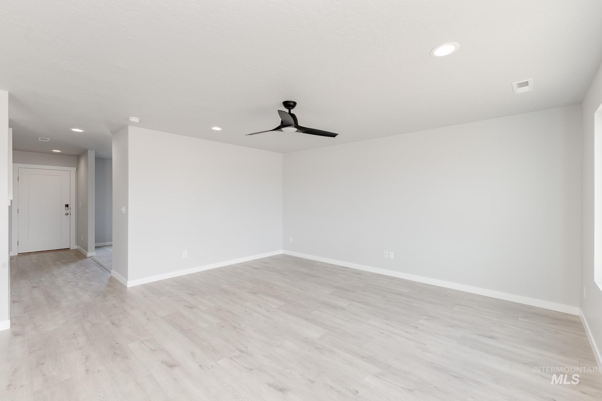 2351 W Opalite Dr Property Photo 11
