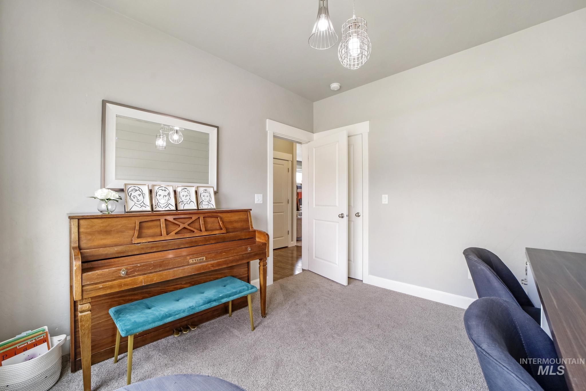 2858 Sunray Loop Property Photo 6