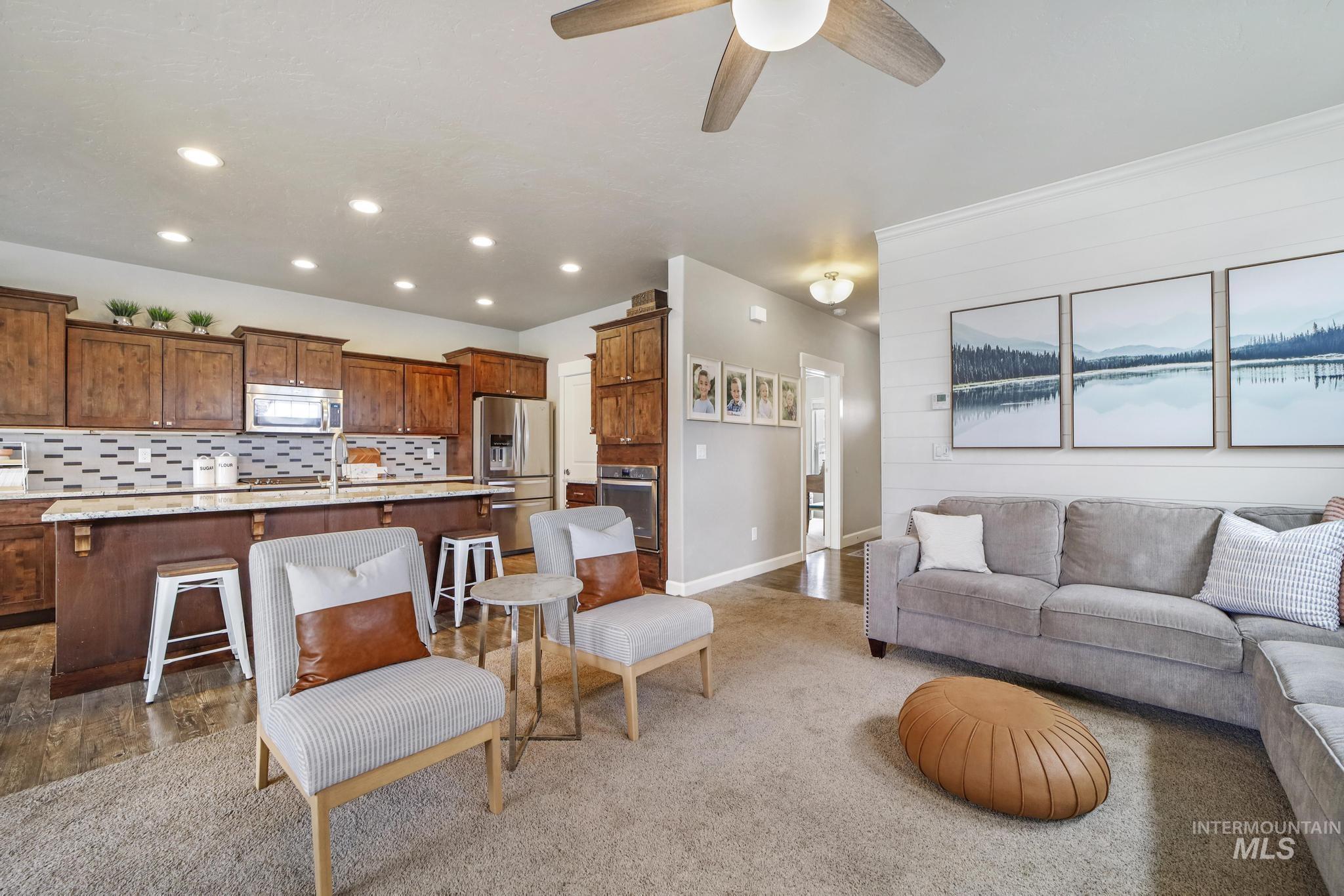 2858 Sunray Loop Property Photo 8