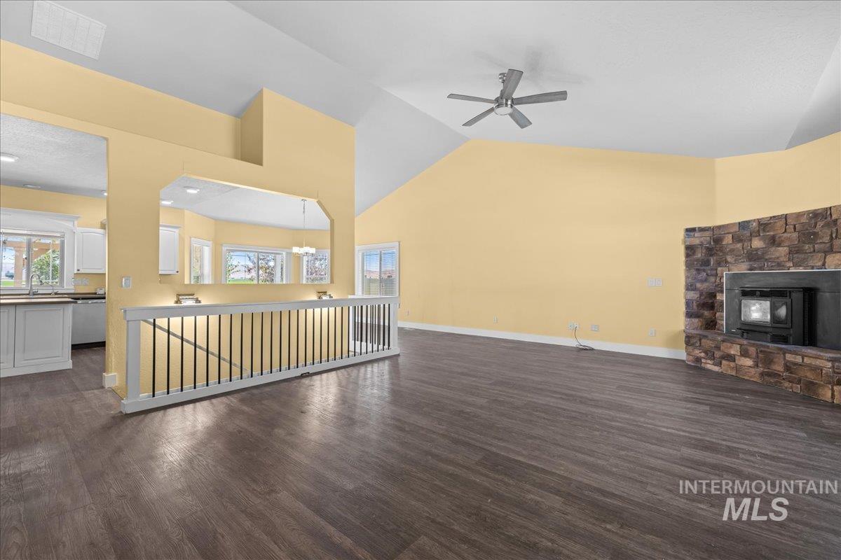 3229 Market Property Photo 6