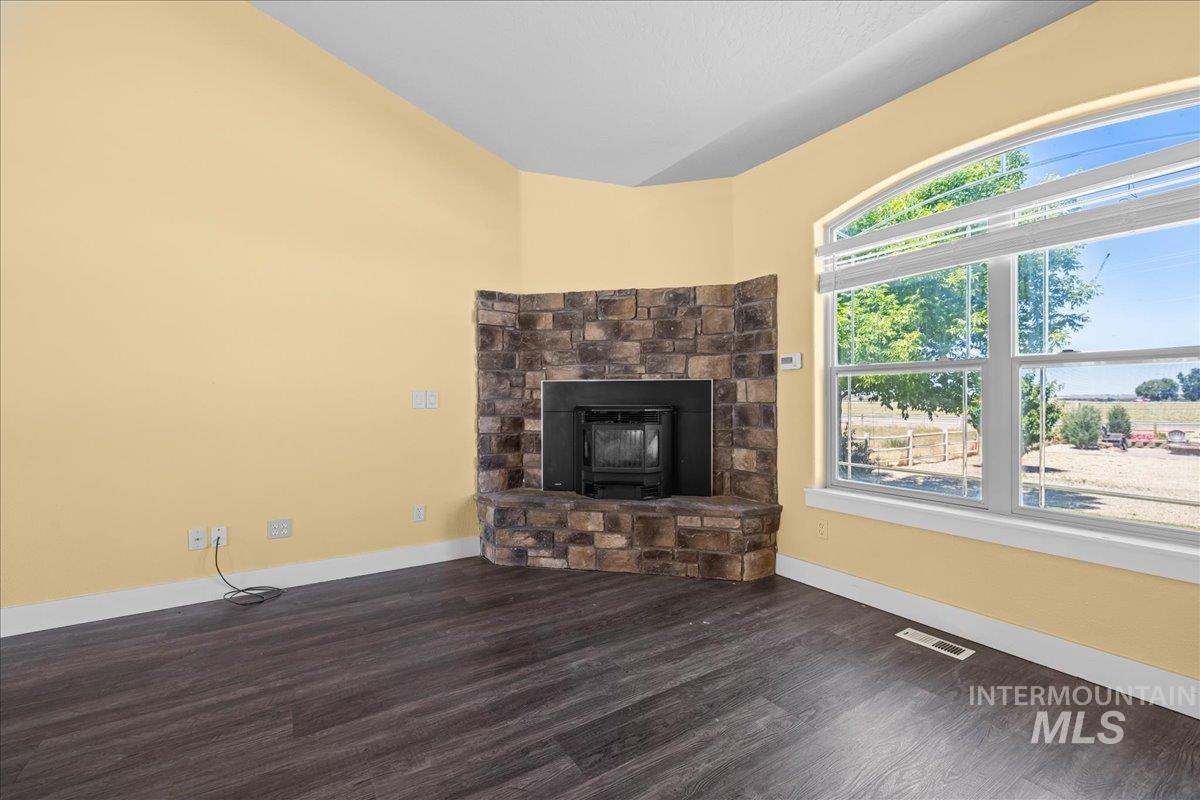 3229 Market Property Photo 7