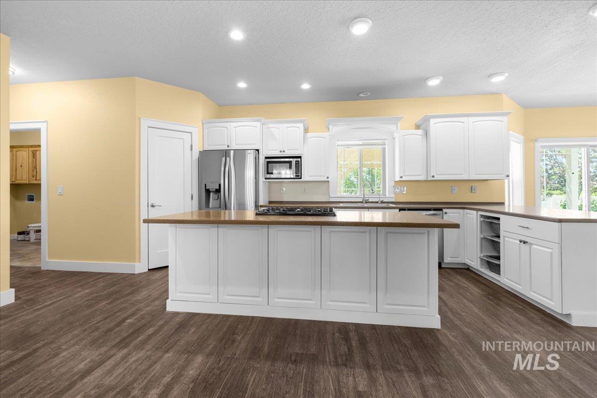 3229 Market Property Photo 11