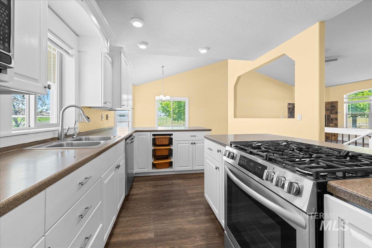 3229 Market Property Photo 13