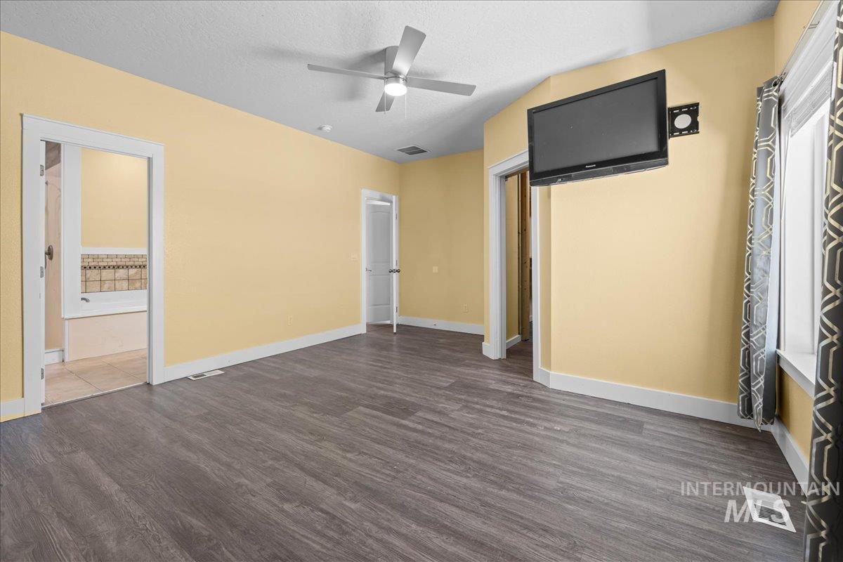 3229 Market Property Photo 15