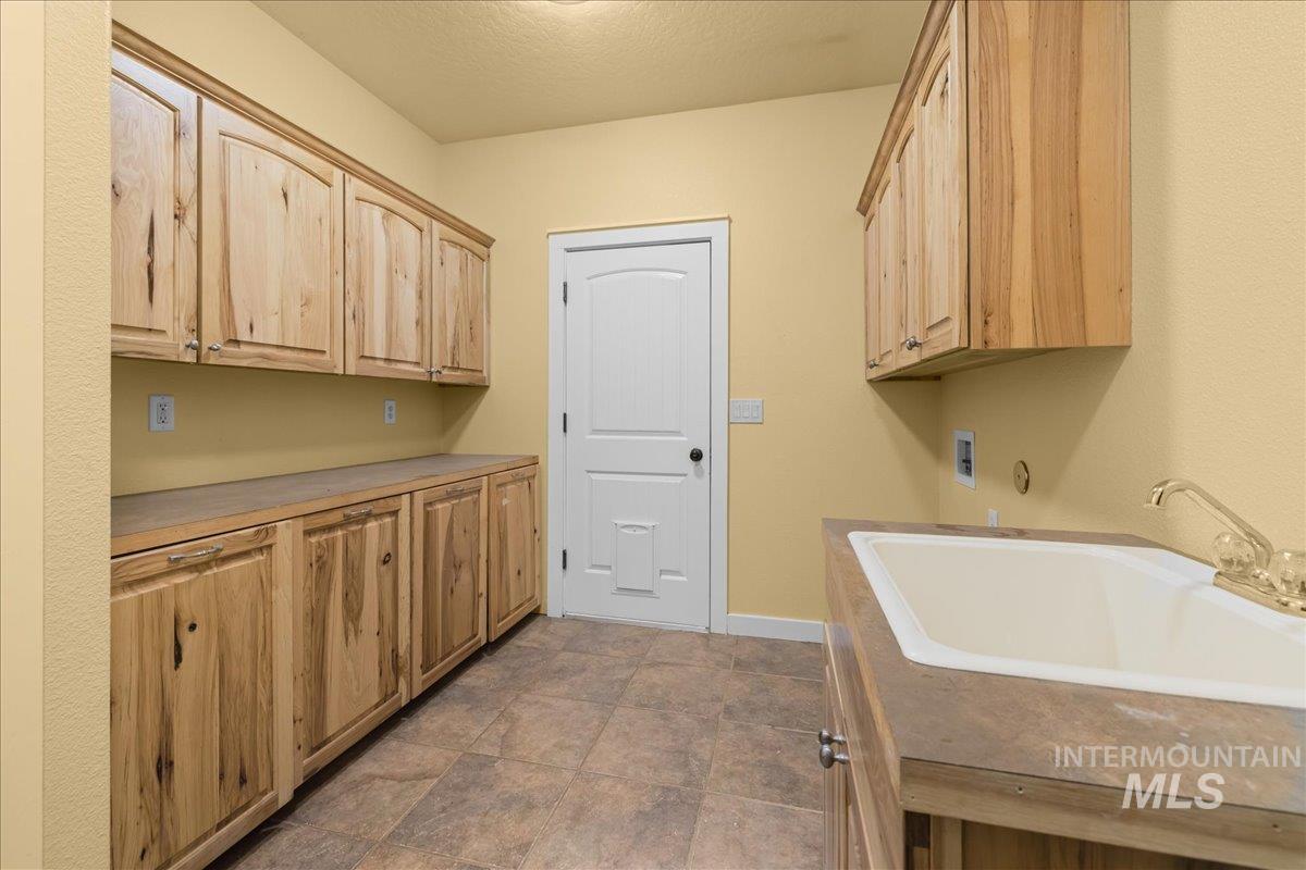 3229 Market Property Photo 23