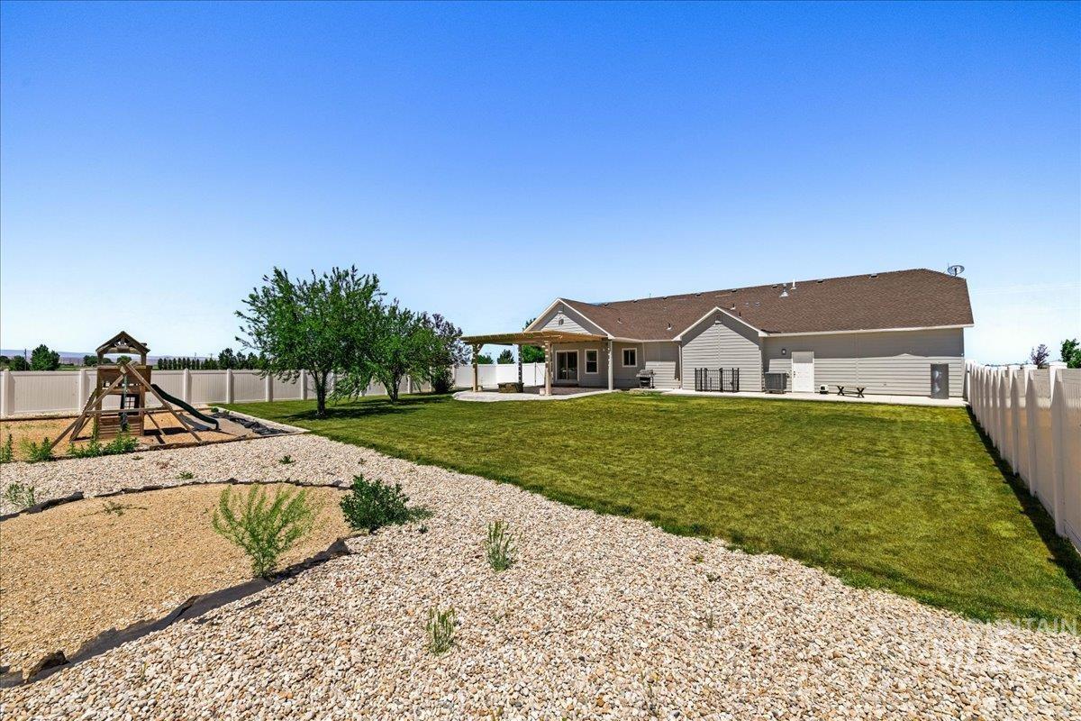 3229 Market Property Photo 32