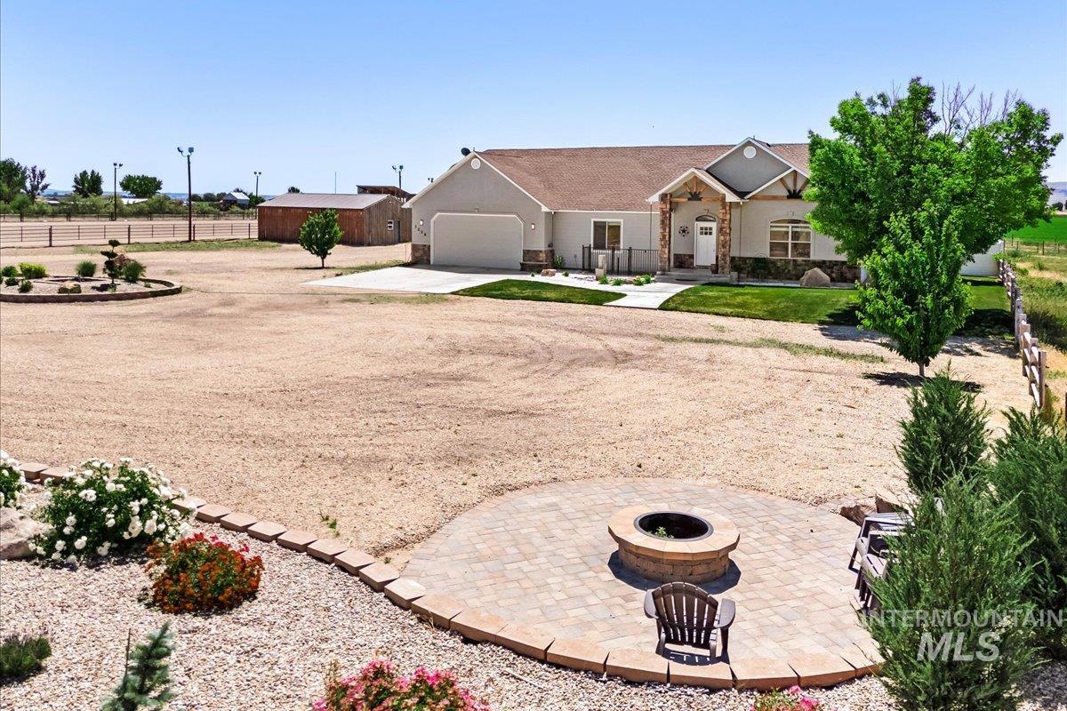 3229 Market Rd Property Photo 1