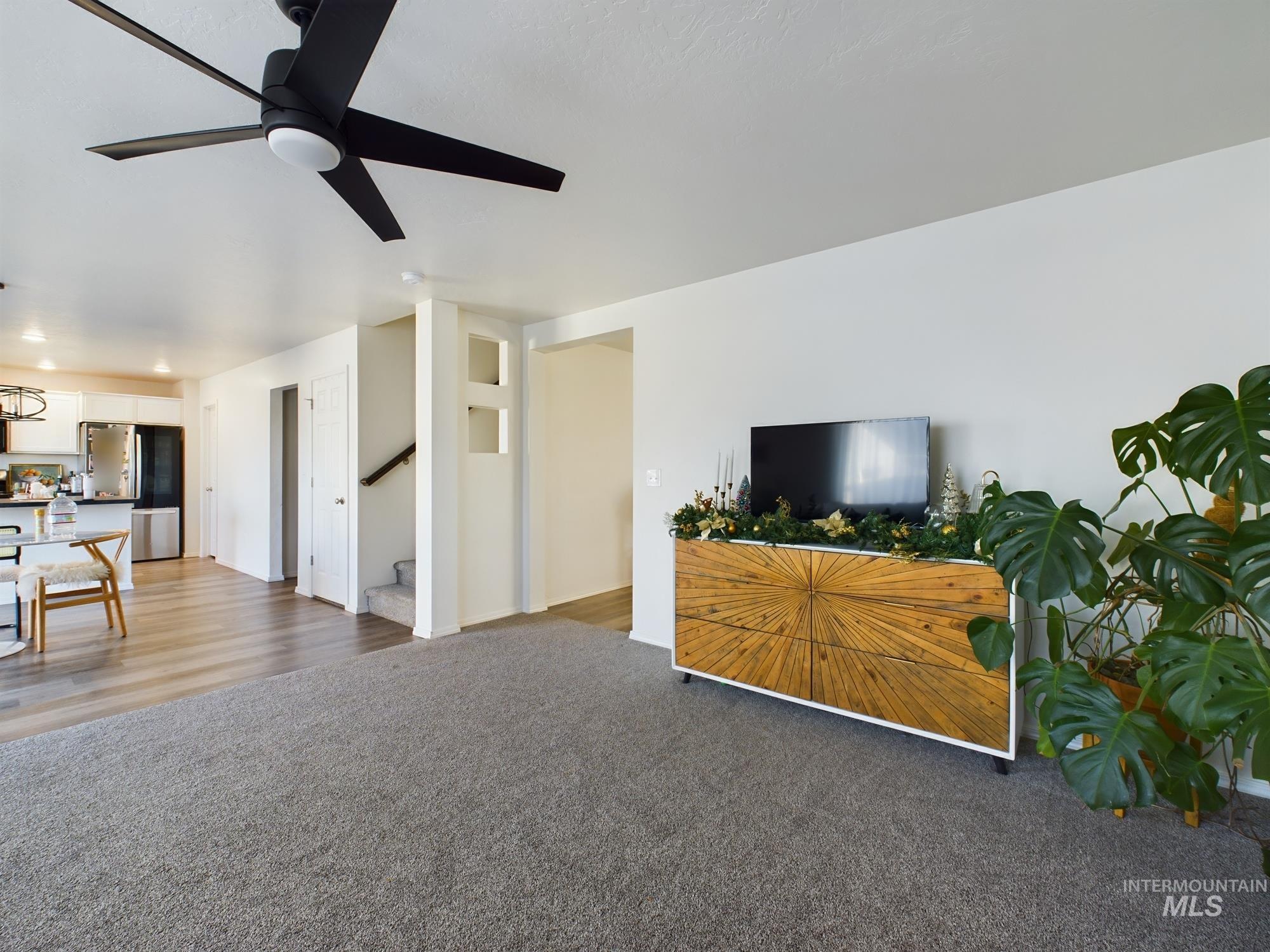 12350 Amorica St Property Photo 8