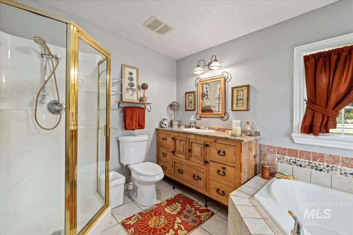 2895 N Holl Dr Property Photo 19