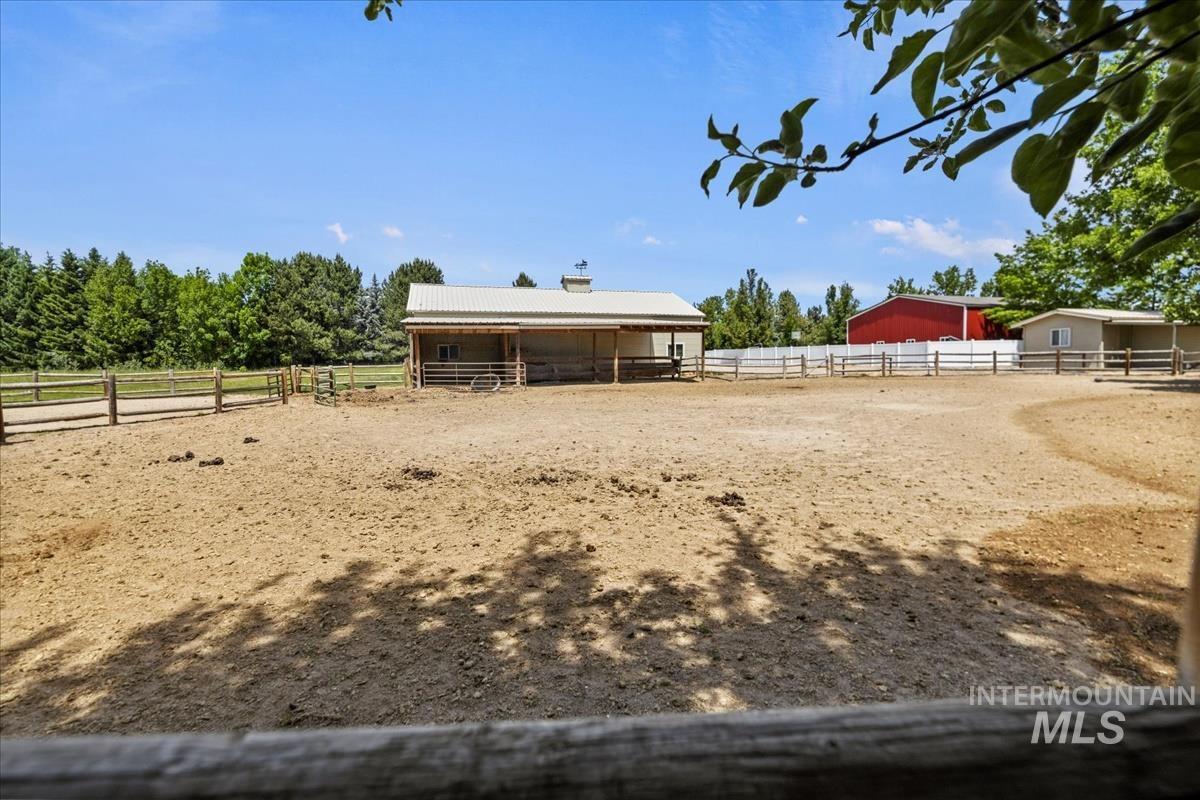2895 N Holl Dr Property Photo 41