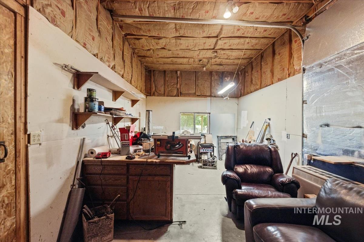 2895 N Holl Dr Property Photo 44
