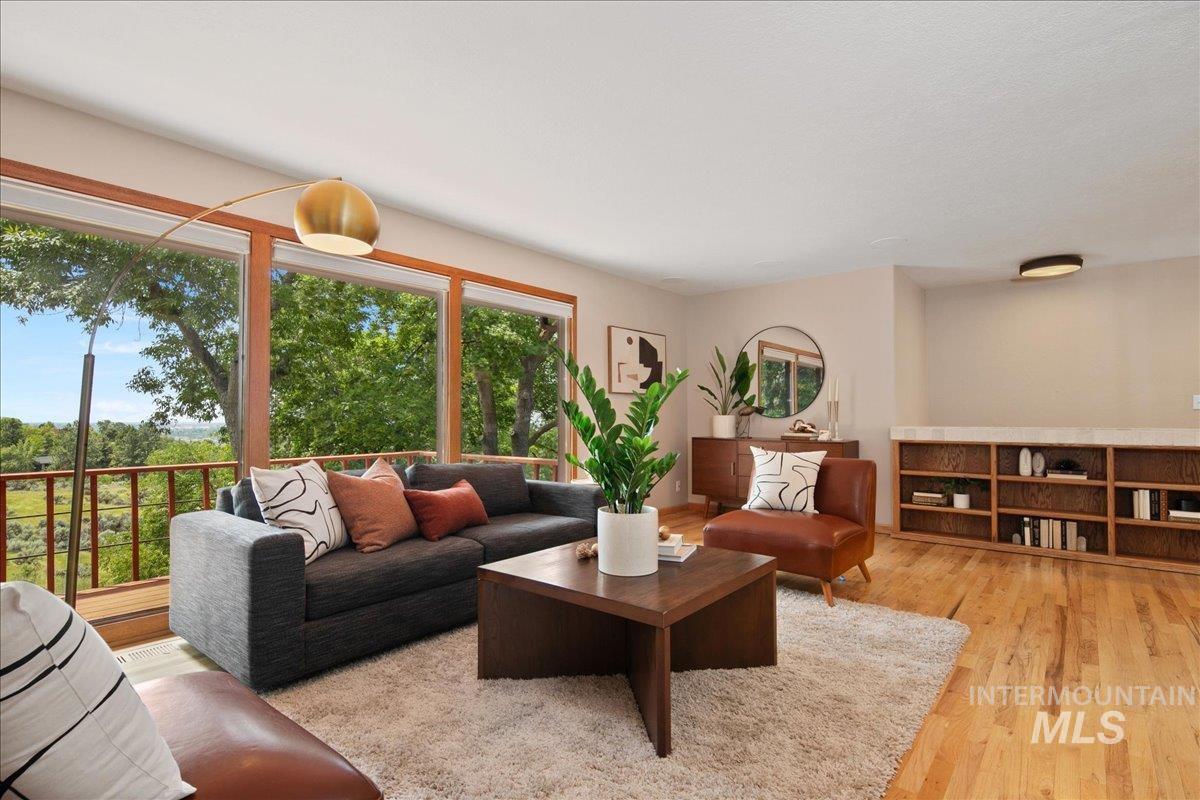1905 N Montclair Dr. Property Photo 10