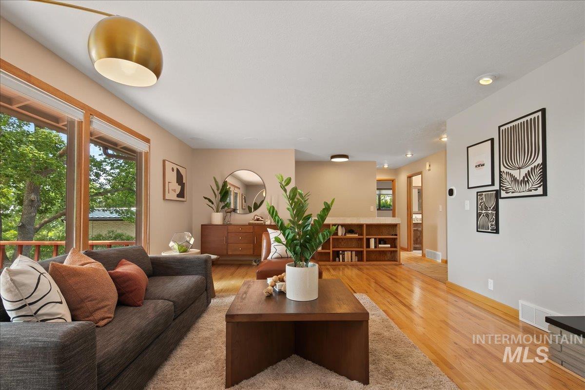 1905 N Montclair Dr. Property Photo 11