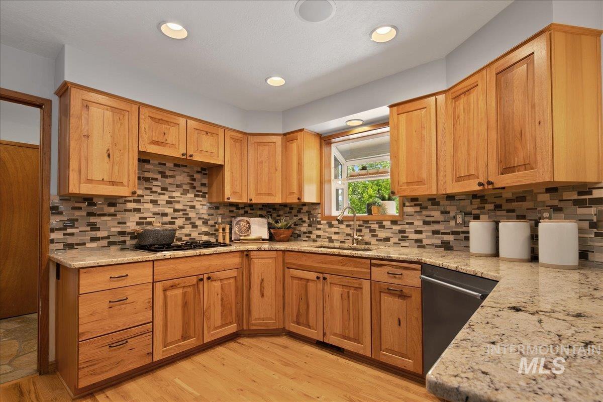 1905 N Montclair Dr. Property Photo 18