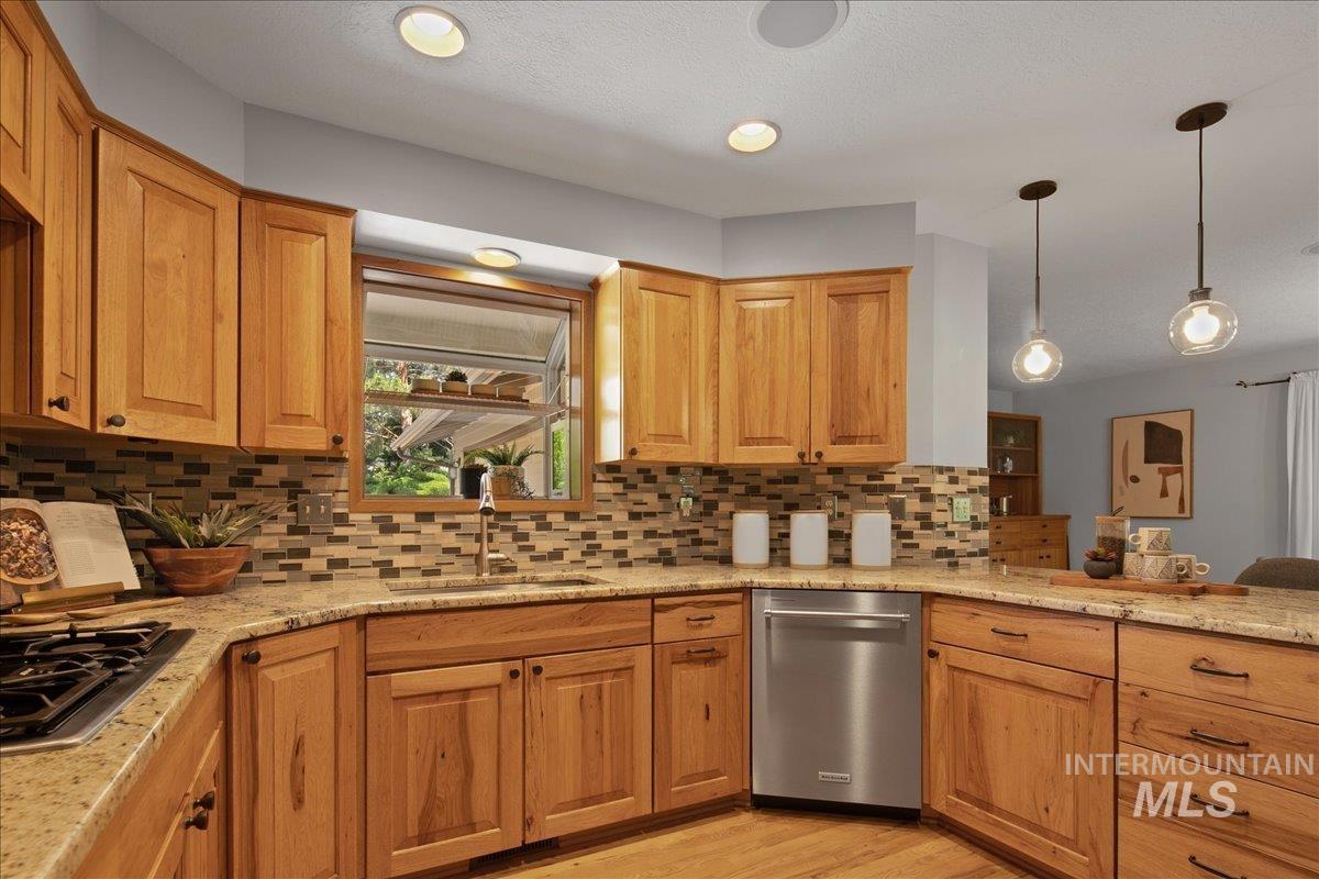 1905 N Montclair Dr. Property Photo 19