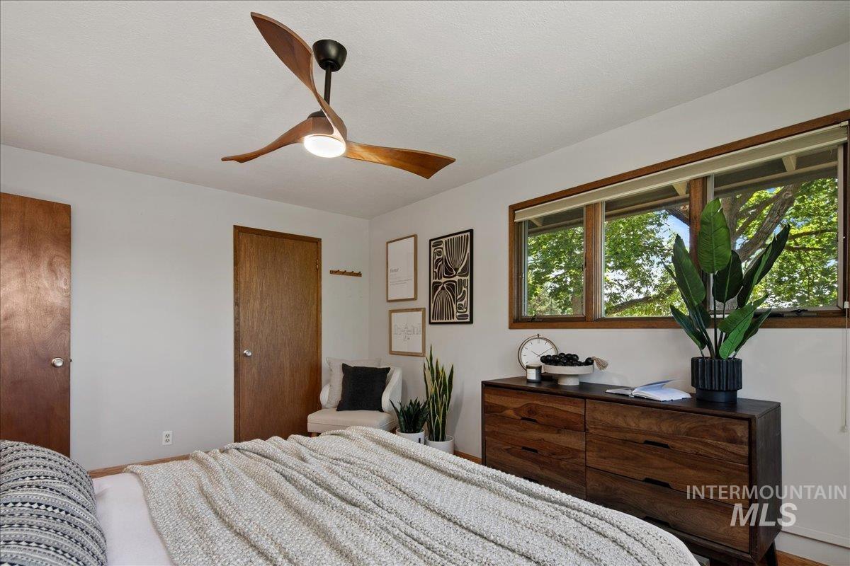 1905 N Montclair Dr. Property Photo 24