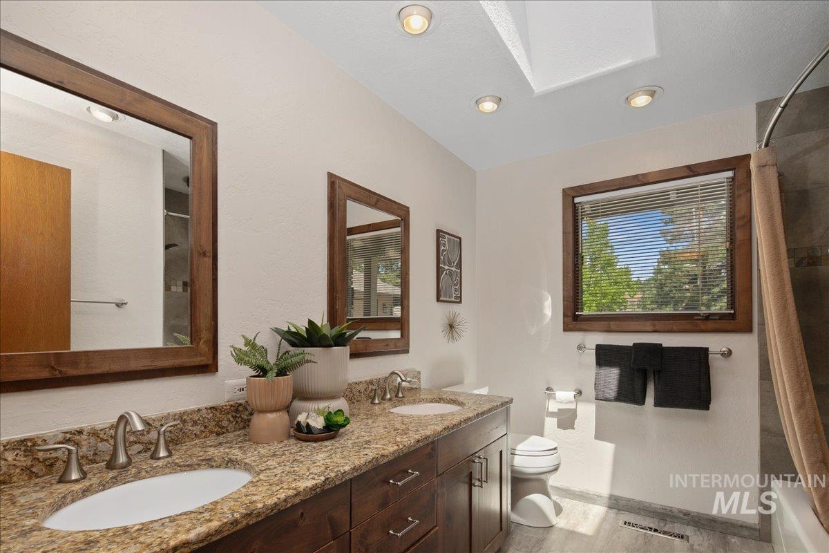 1905 N Montclair Dr. Property Photo 25