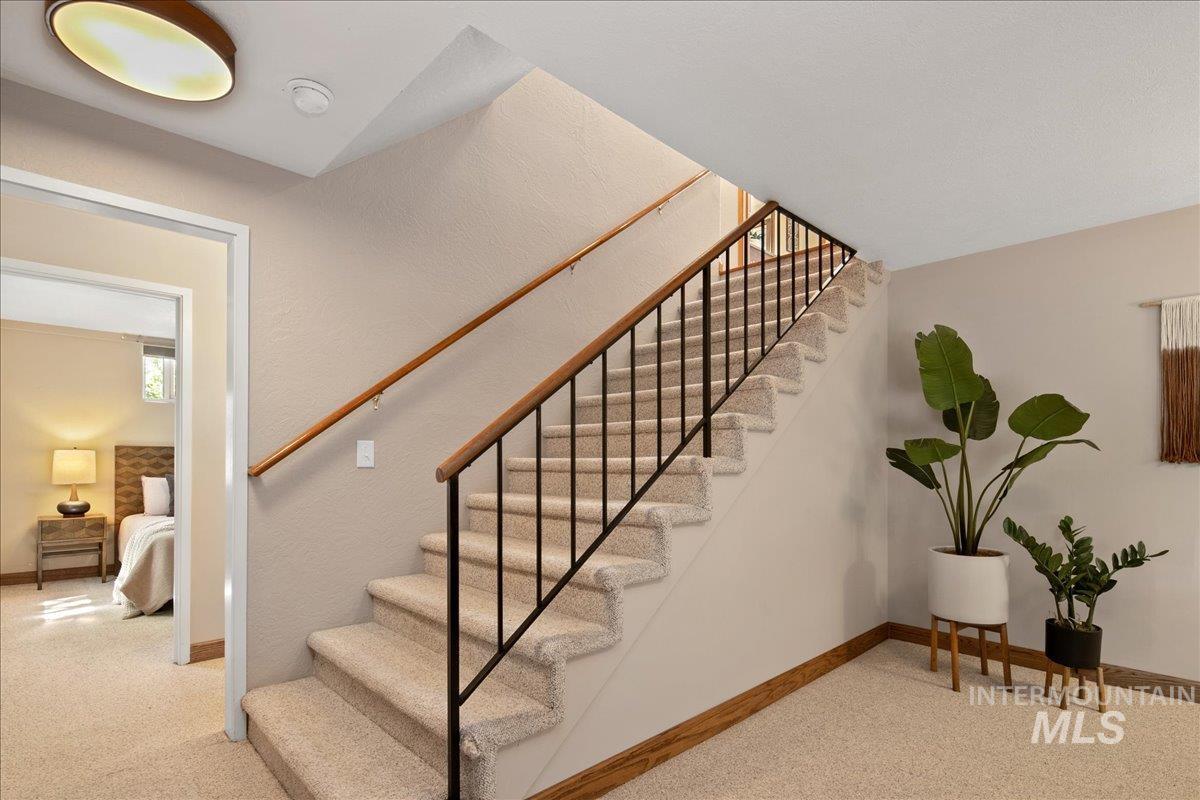 1905 N Montclair Dr. Property Photo 28