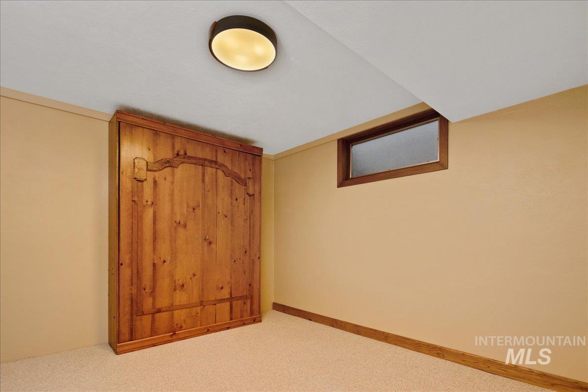 1905 N Montclair Dr. Property Photo 32