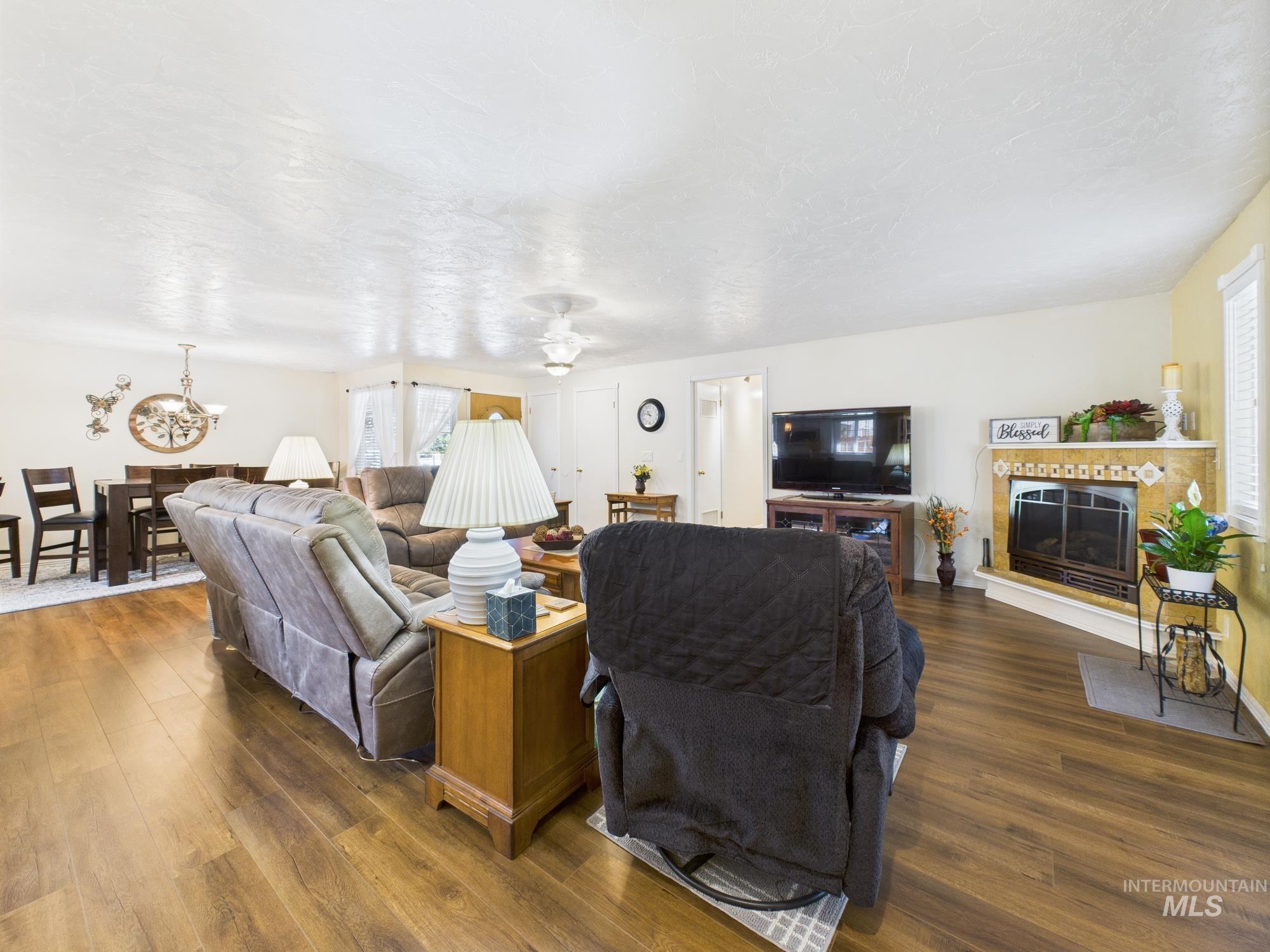4960 Sunderland Property Photo 9