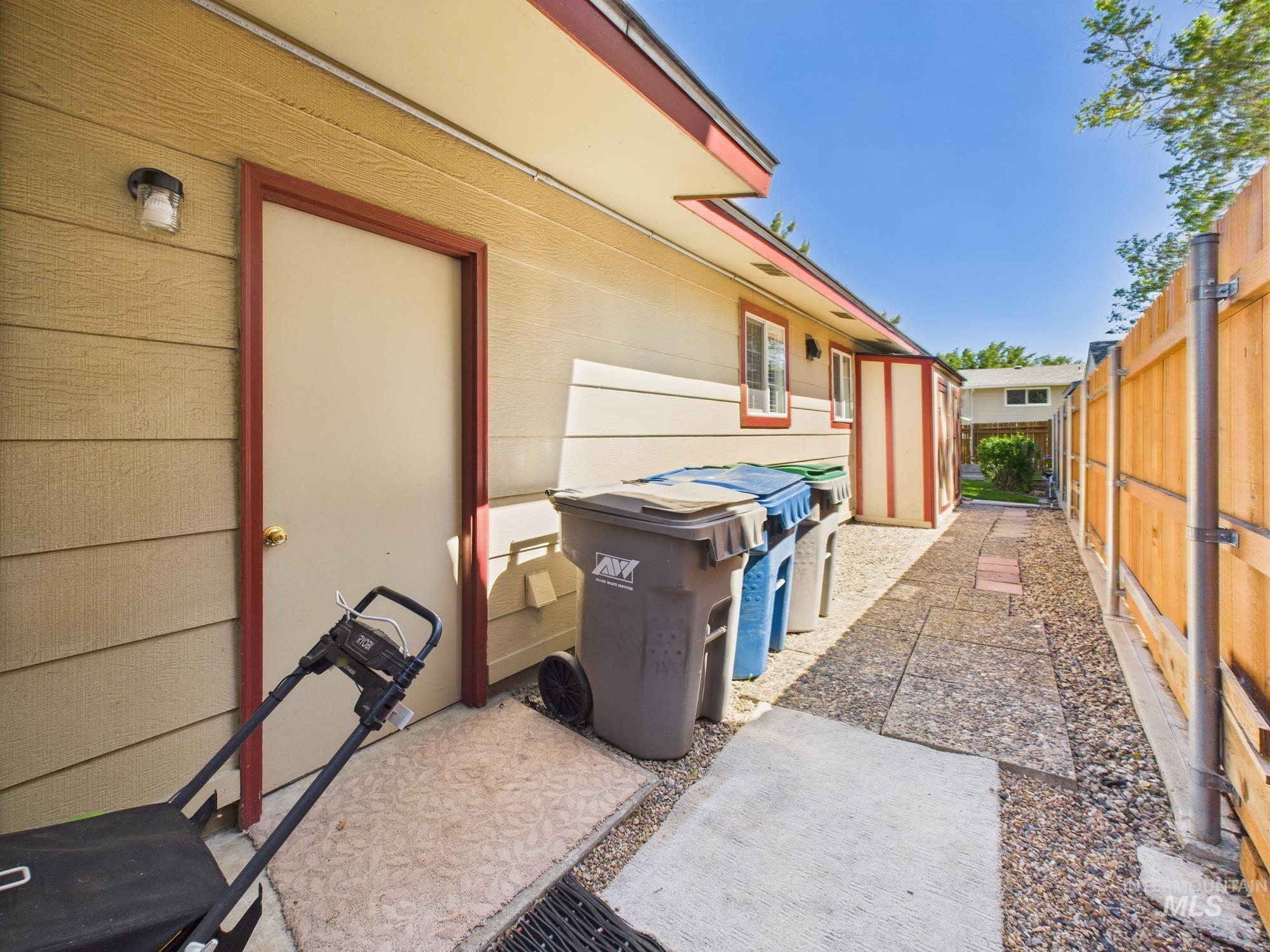 4960 Sunderland Property Photo 39