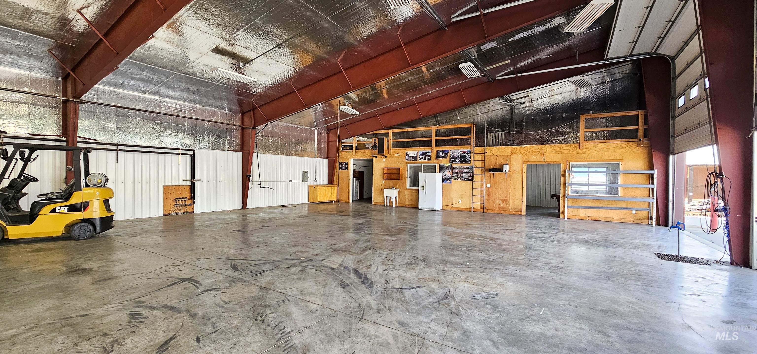 30 S Commercial St Property Photo 11