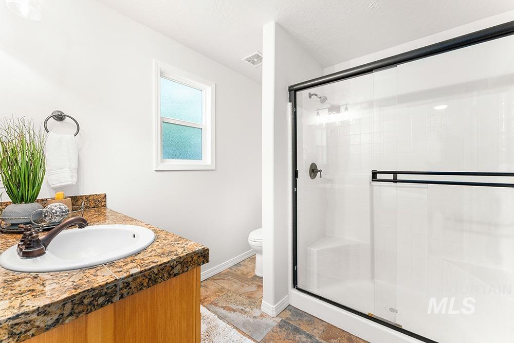 2381 E Satterfield St Property Photo 9