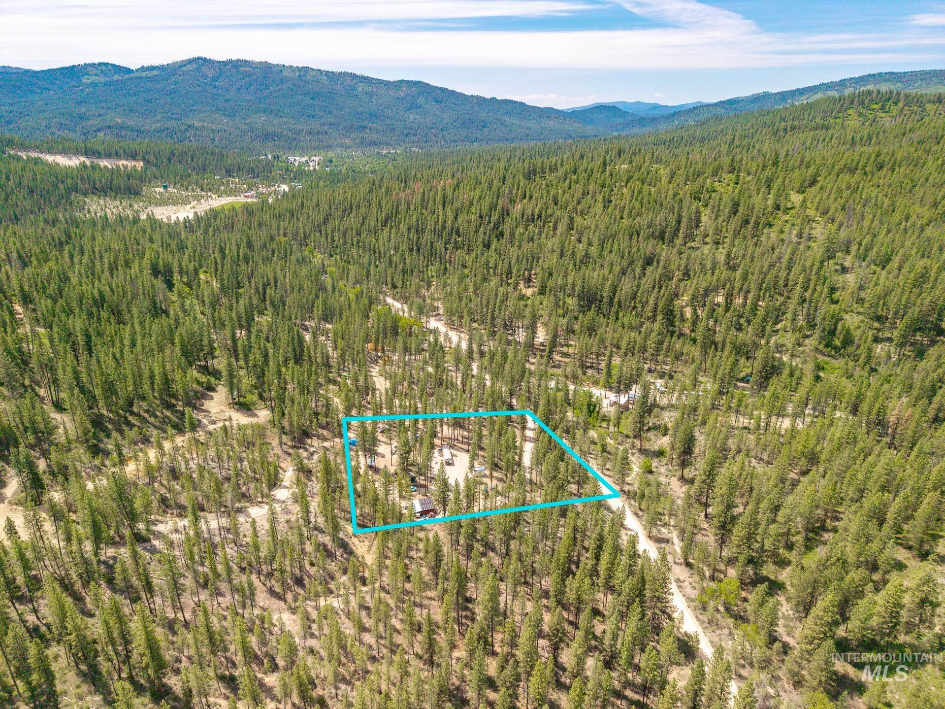 548 Elk Creek Rd Property Photo 2