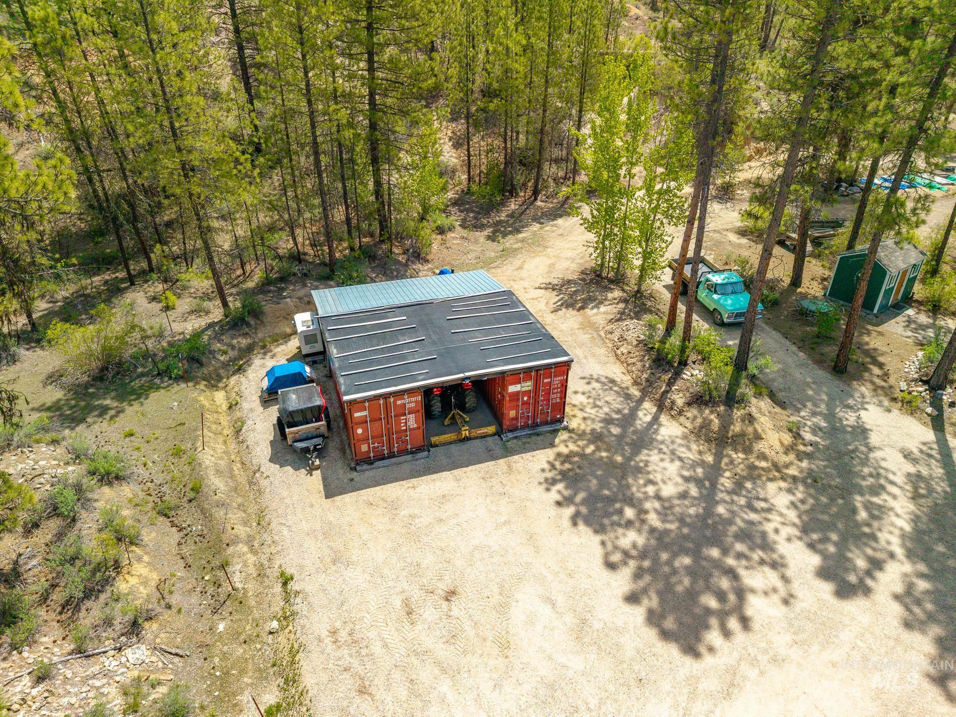 548 Elk Creek Rd Property Photo 5