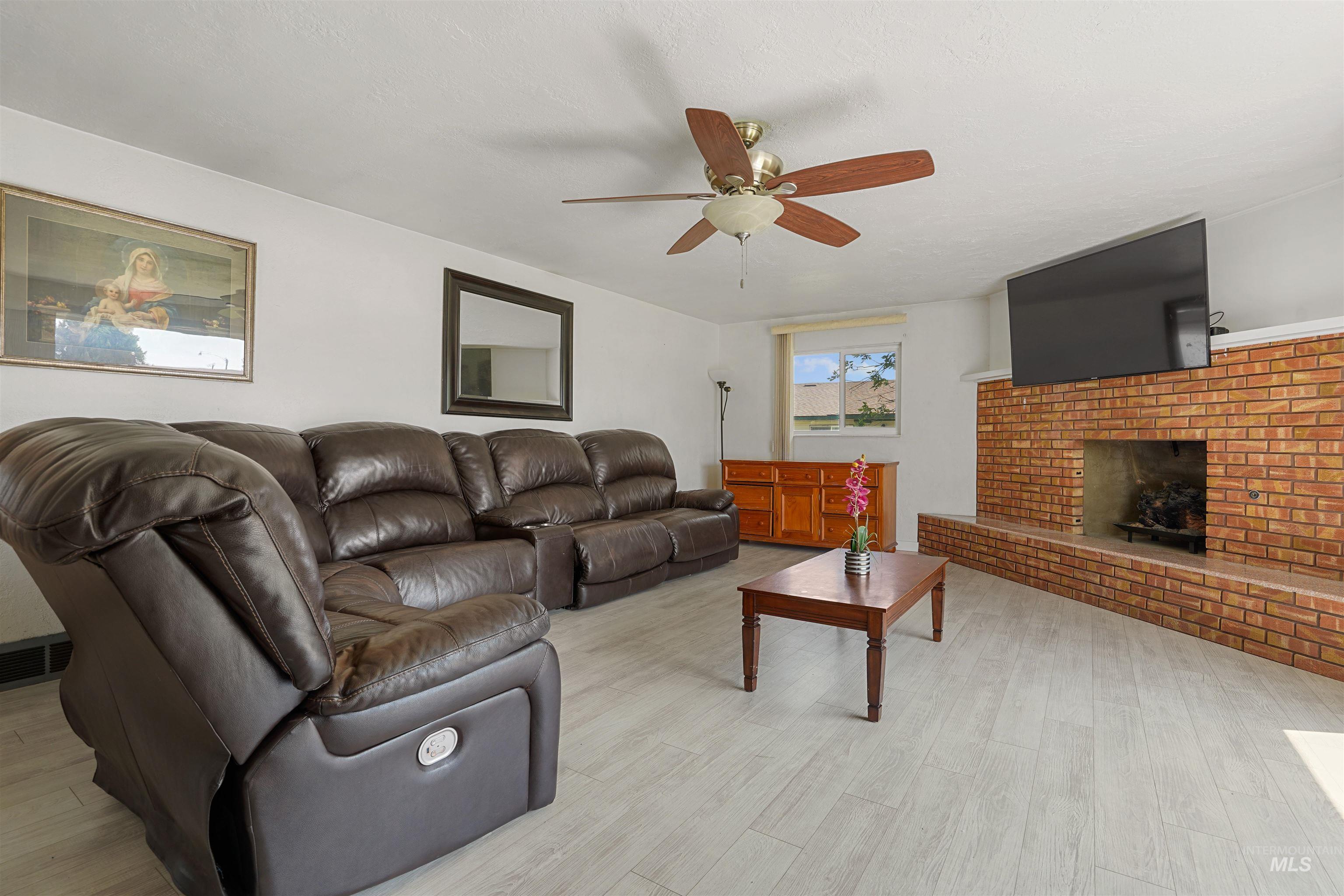 1520 R Street Property Photo 4