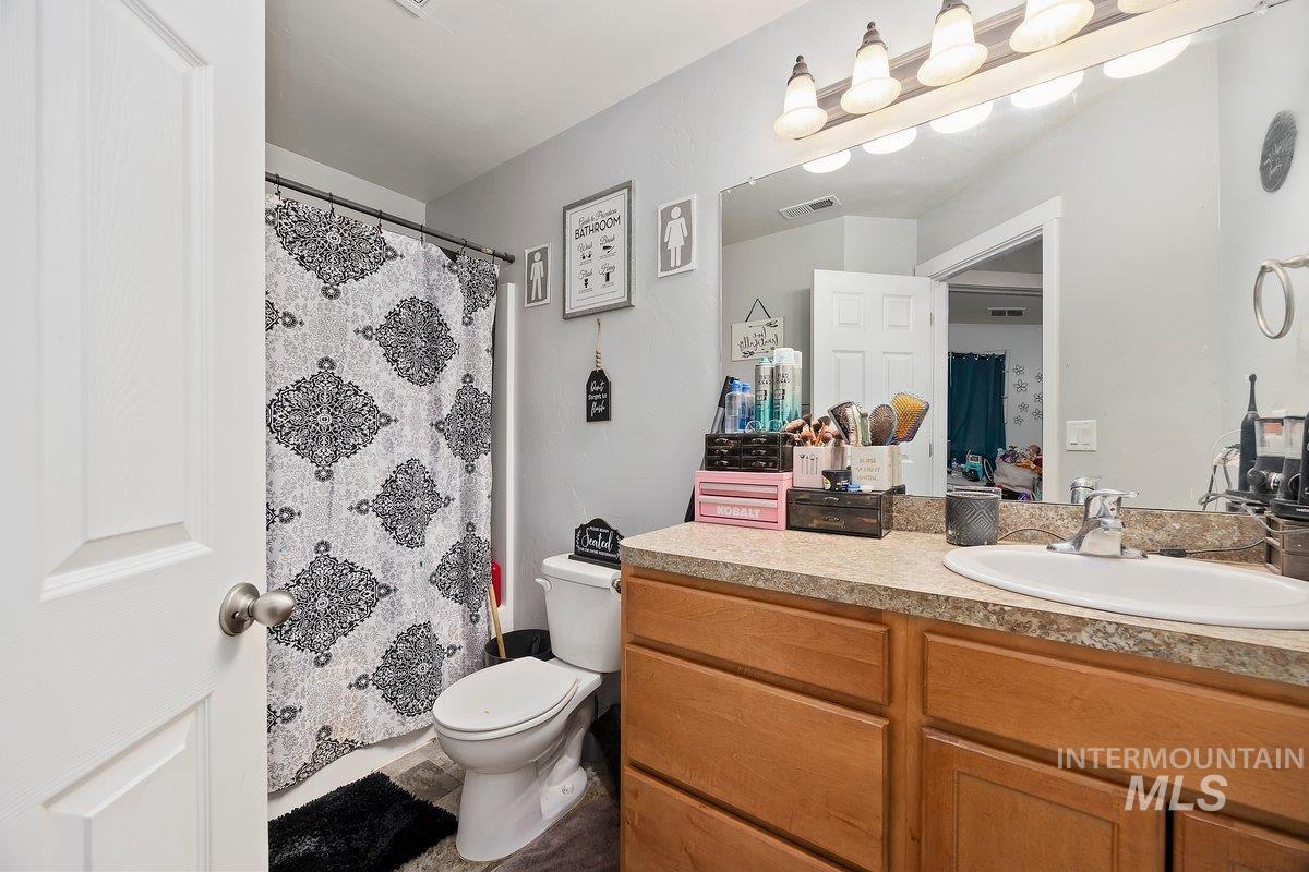 909 Arrow Wood Ct Property Photo 15