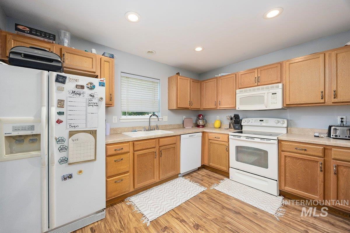931 Arrow Wood Ct Property Photo 7