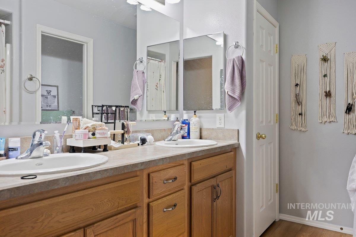 931 Arrow Wood Ct Property Photo 13