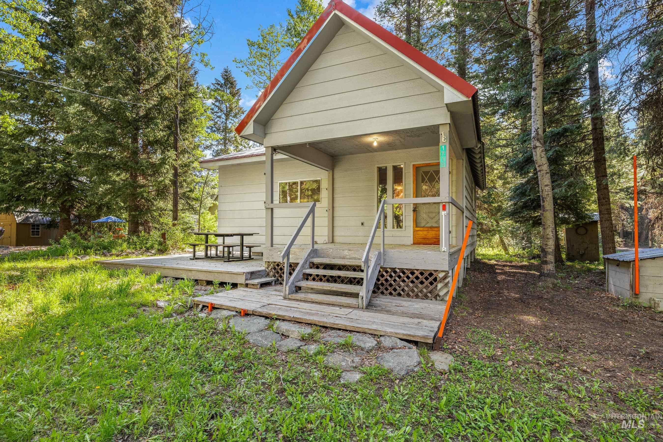 1718 Warren Wagon Rd. Property Photo 1