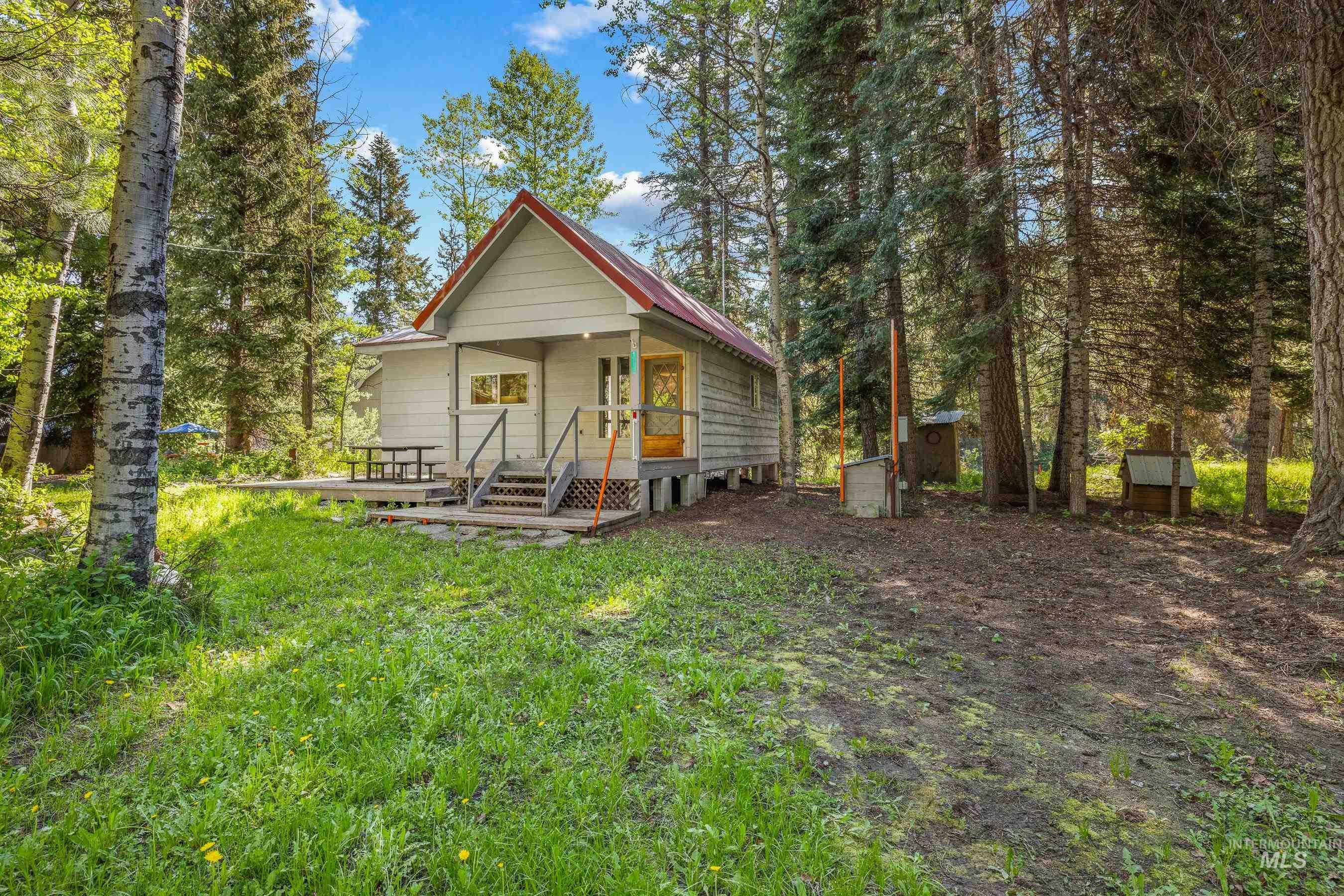 1718 Warren Wagon Rd. Property Photo 2