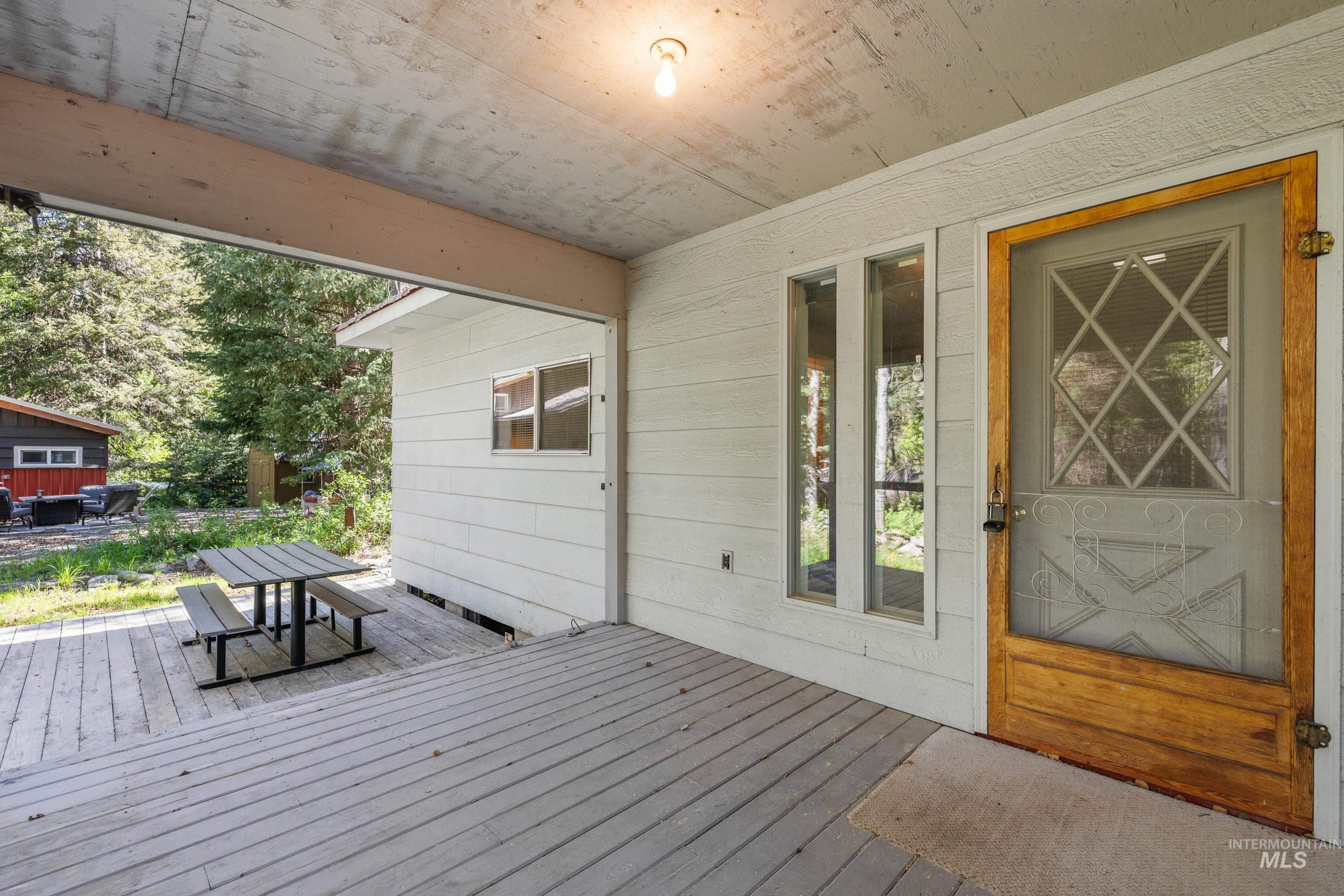 1718 Warren Wagon Rd. Property Photo 8