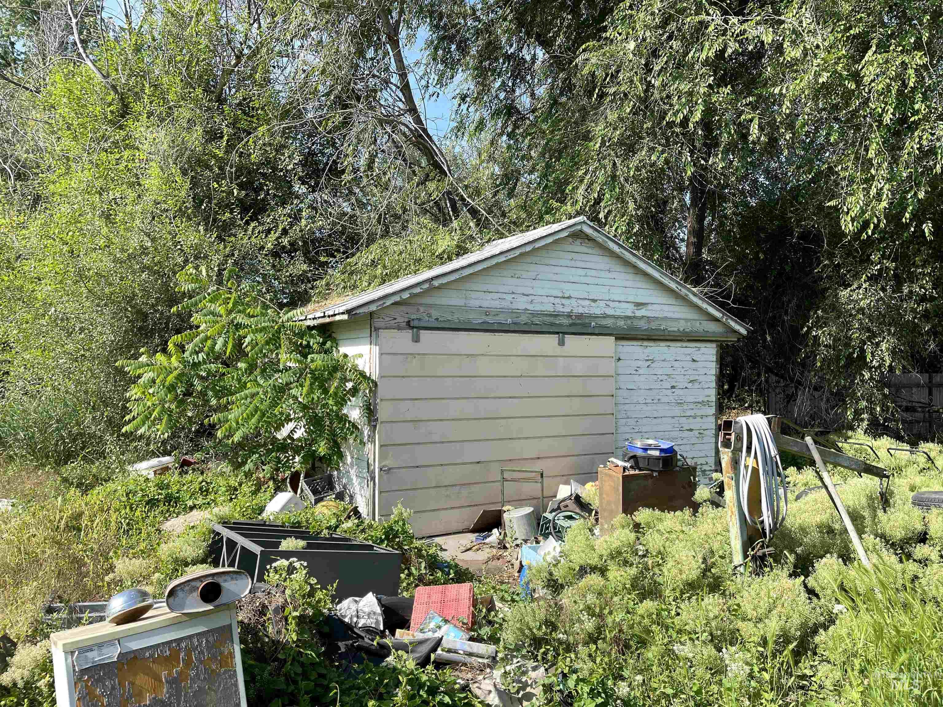 824 8th Ave N Property Photo 4