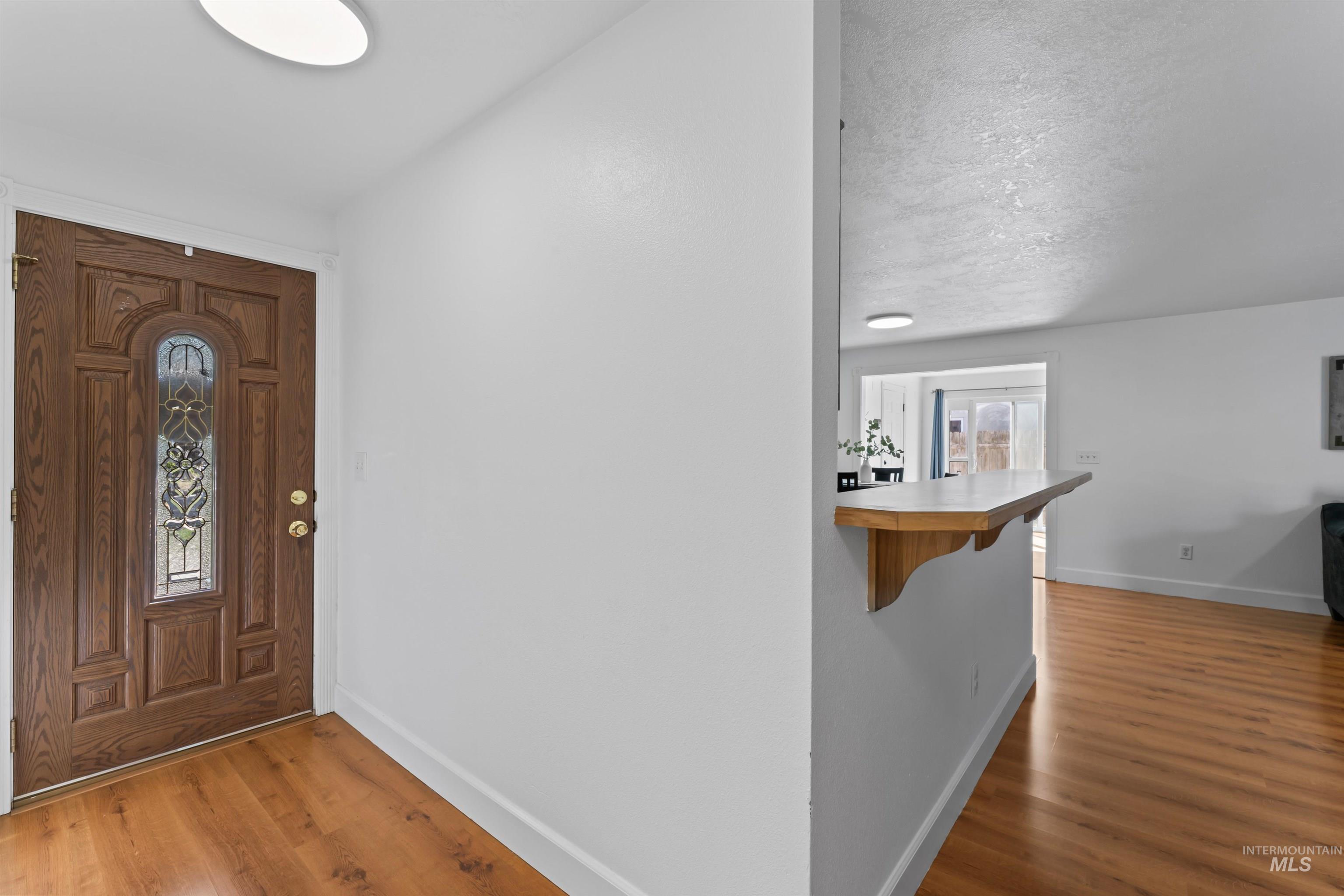 1319 W Newport Property Photo 7