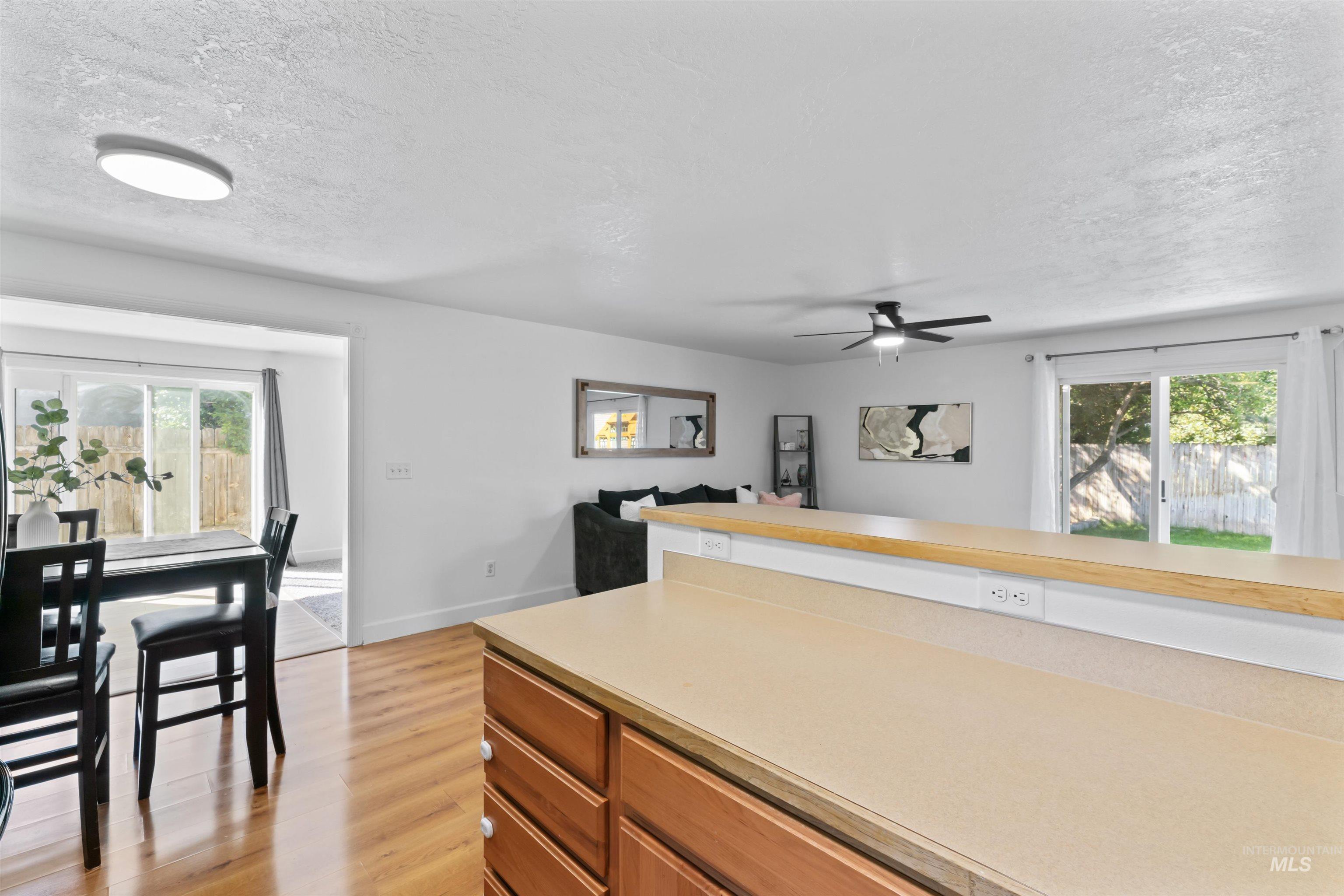 1319 W Newport Property Photo 15