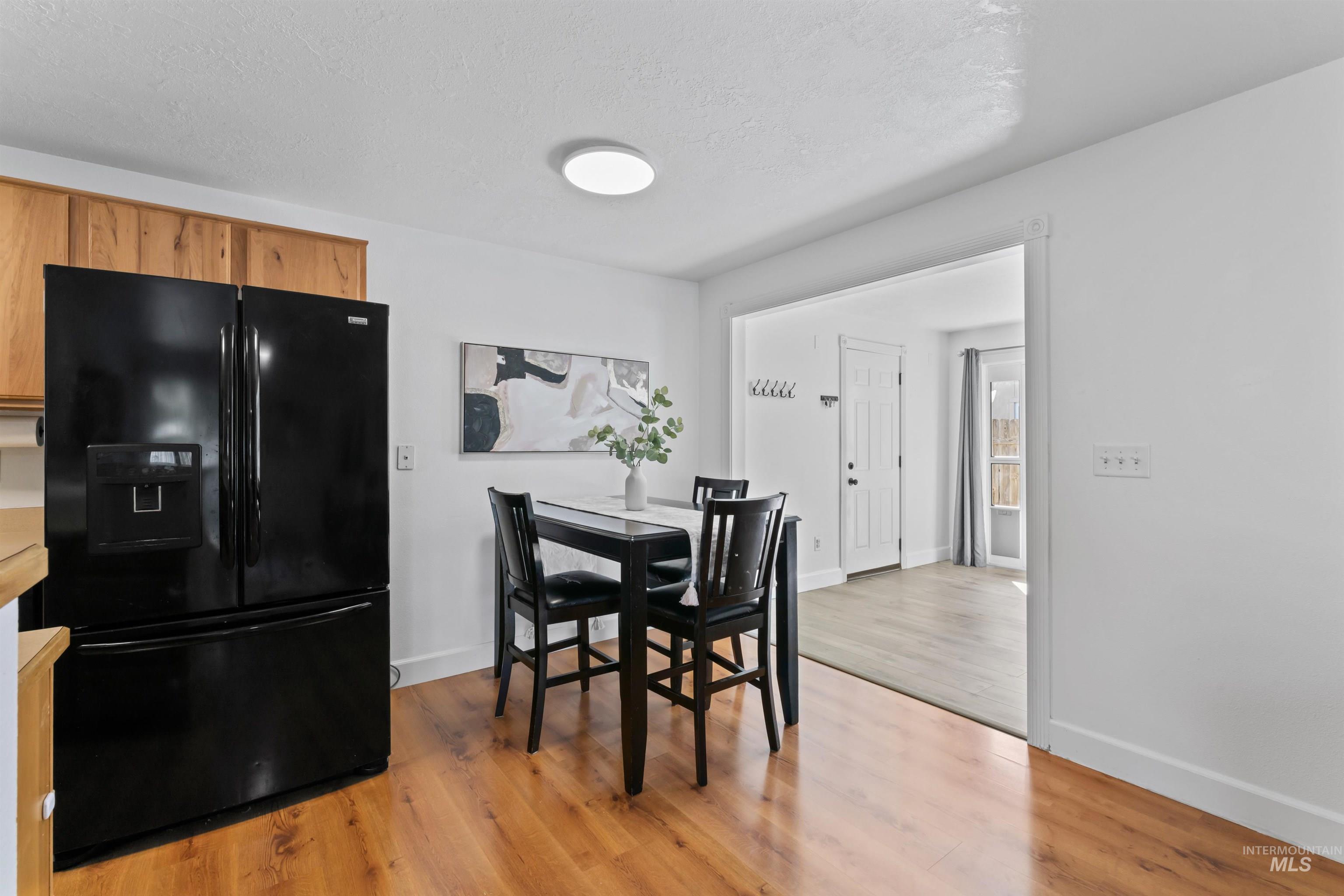 1319 W Newport Property Photo 16