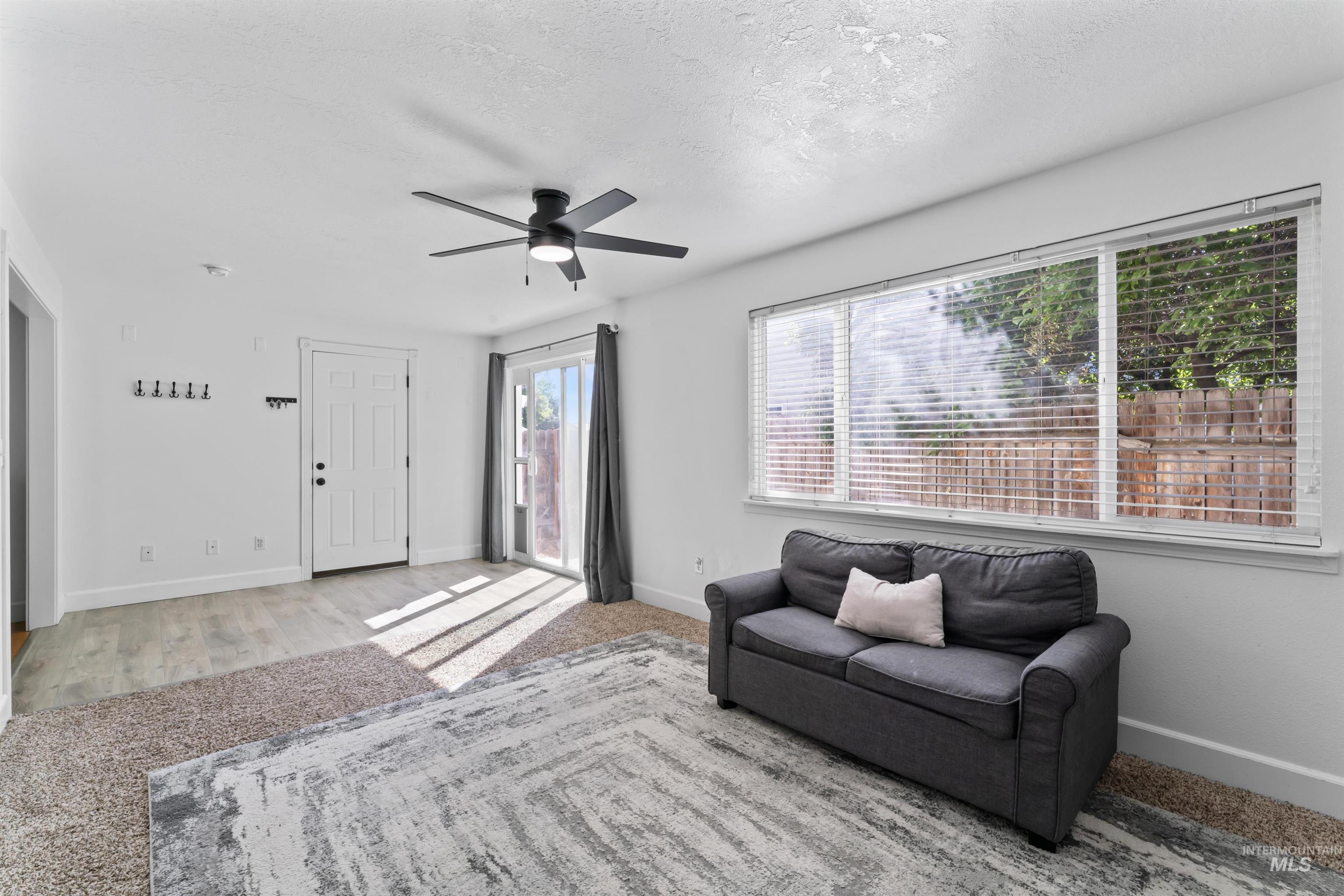 1319 W Newport Property Photo 20