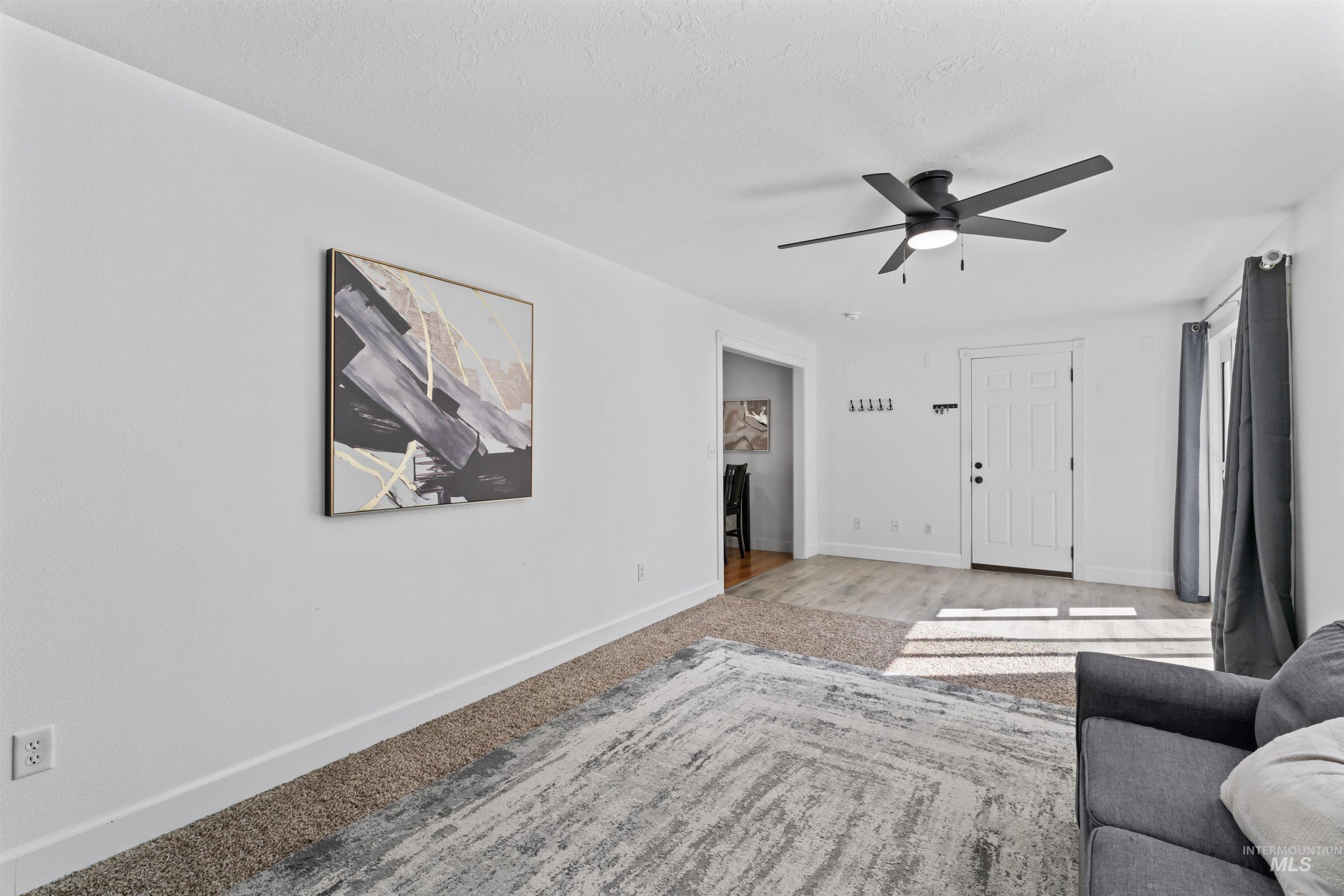 1319 W Newport Property Photo 21