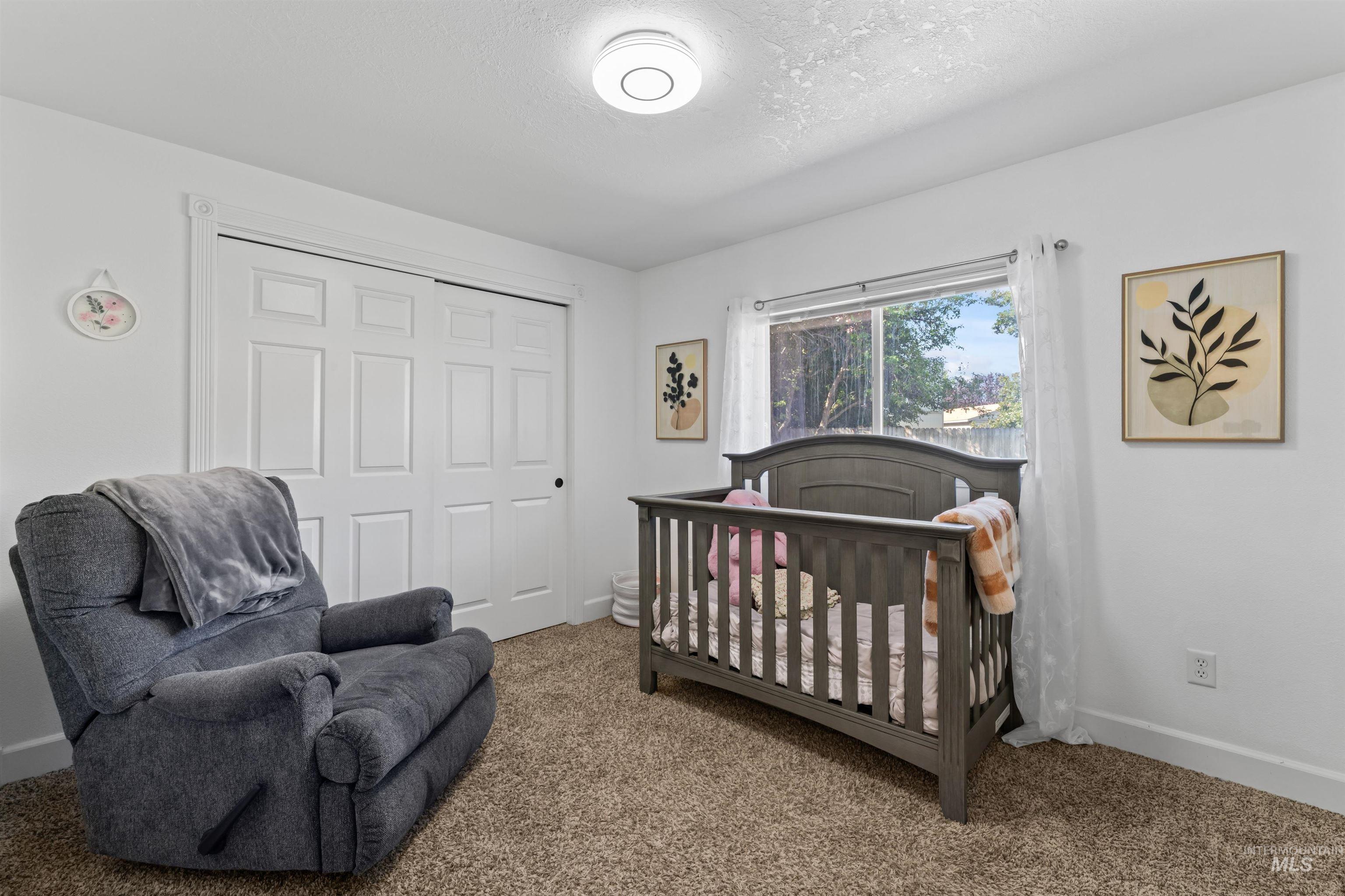 1319 W Newport Property Photo 28