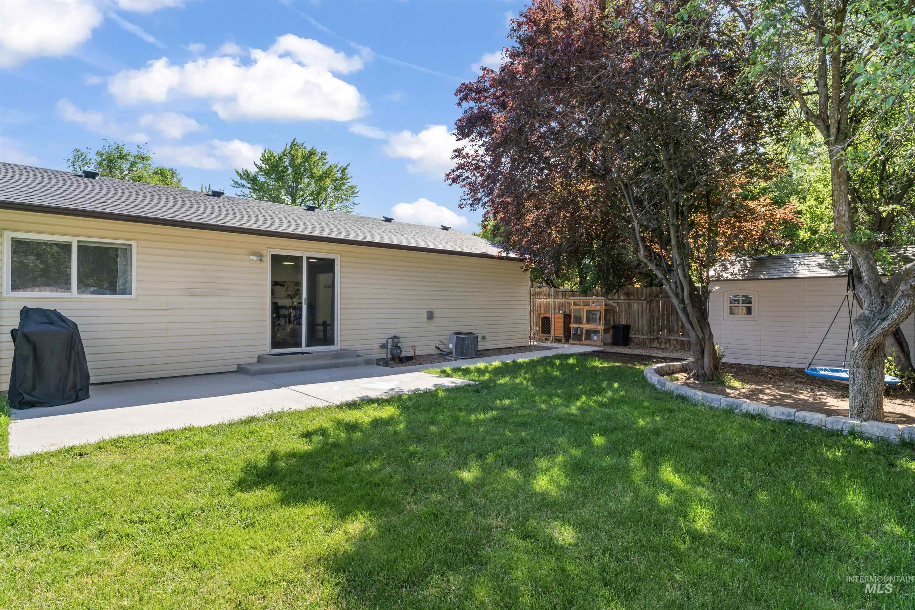 1319 W Newport Property Photo 35