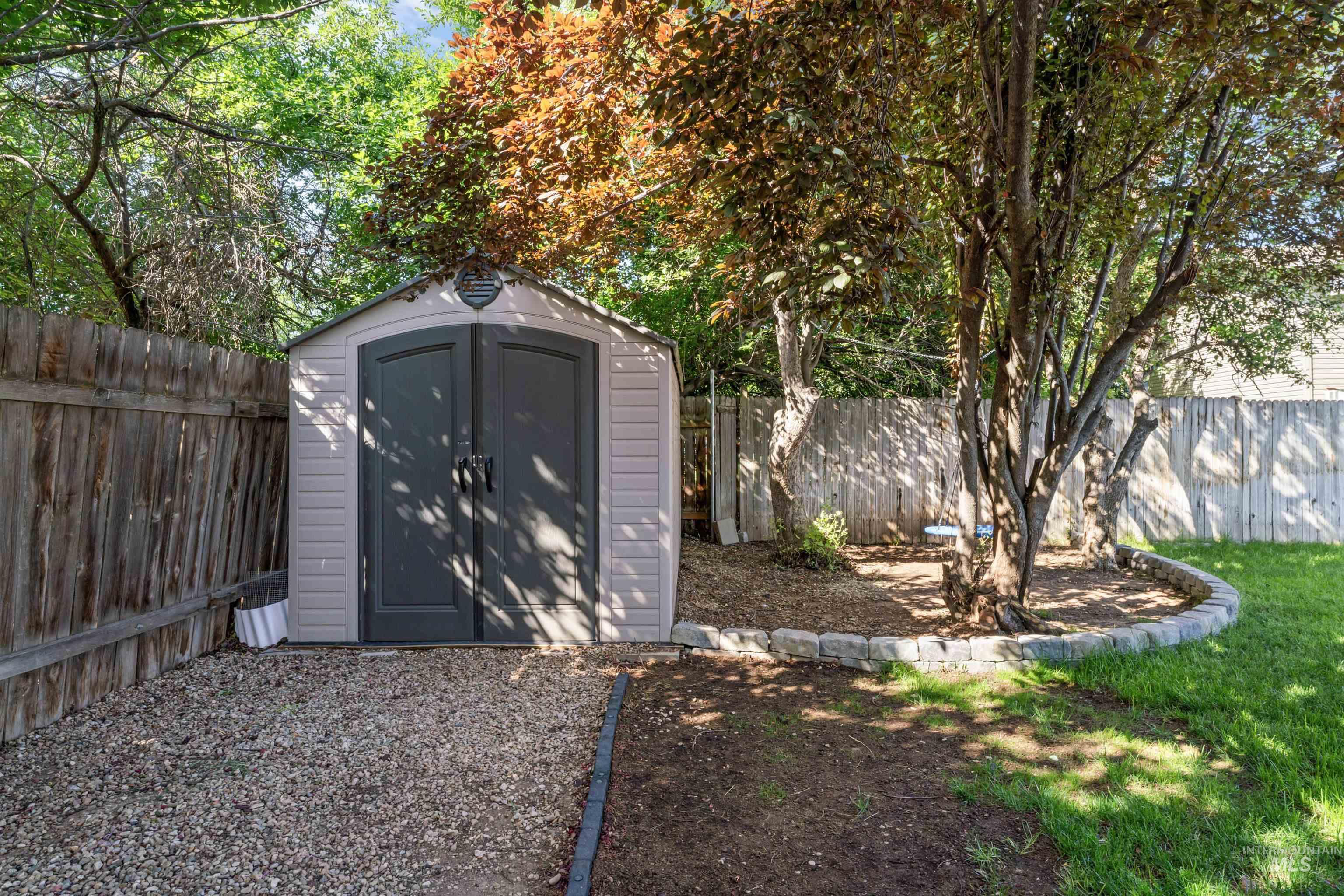 1319 W Newport Property Photo 37