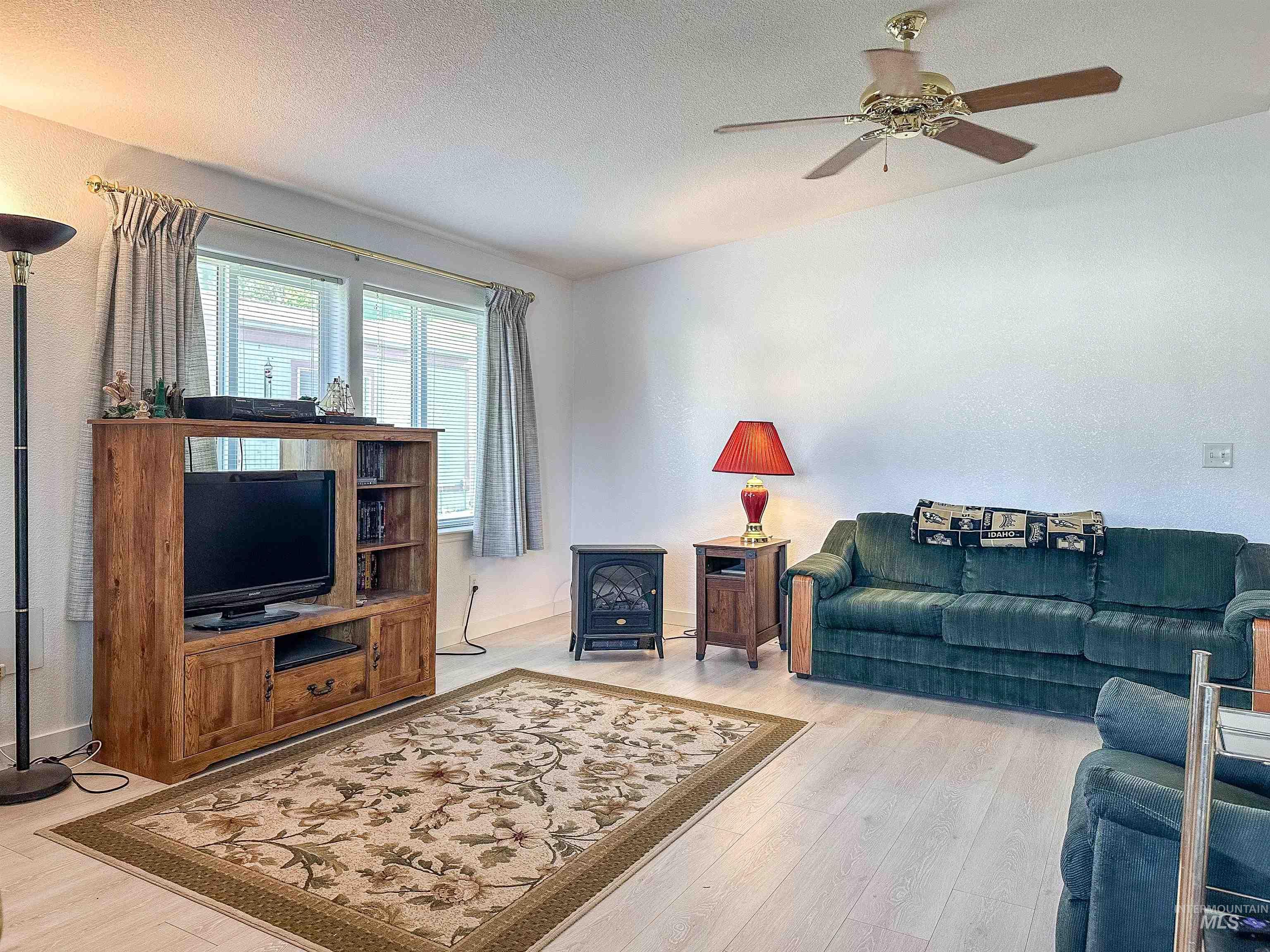411 Almon Property Photo 3