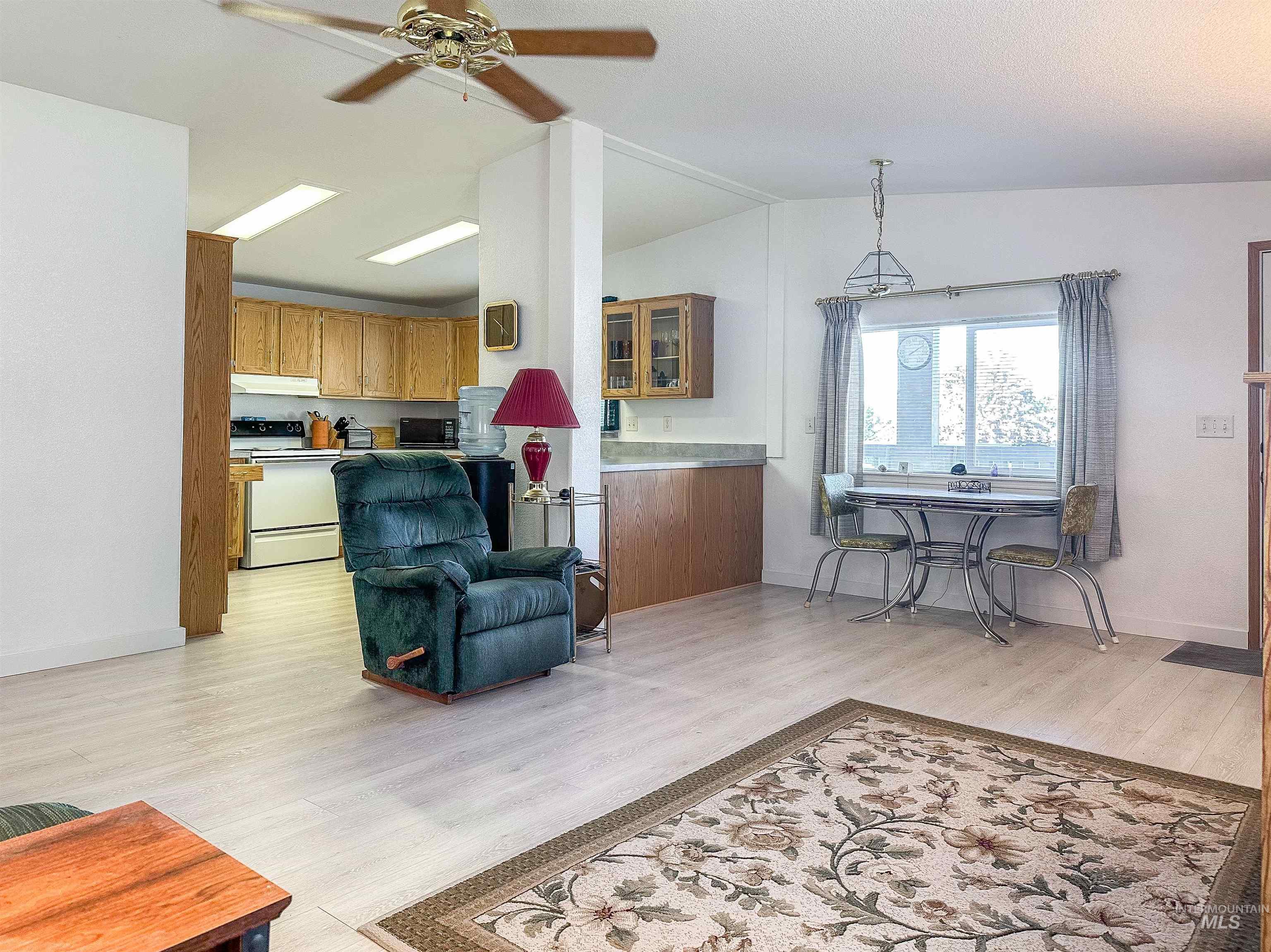 411 Almon Property Photo 4